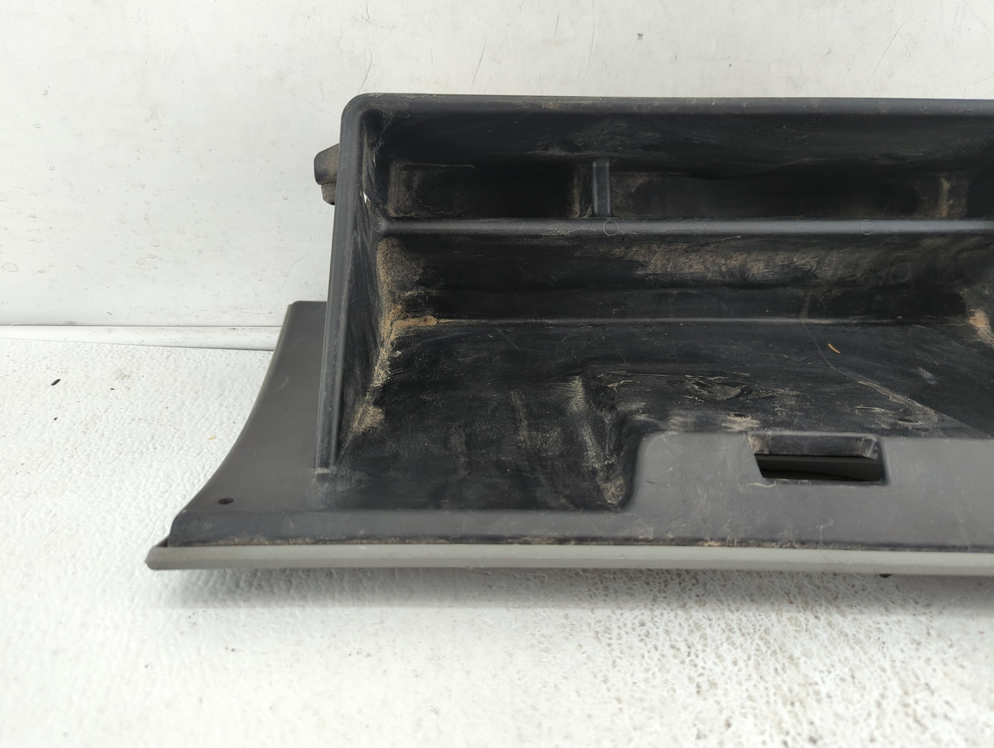 2006 Chrysler 300 Passenger Glove Box Door Storage Compartment Grey - Oemusedautoparts1.com