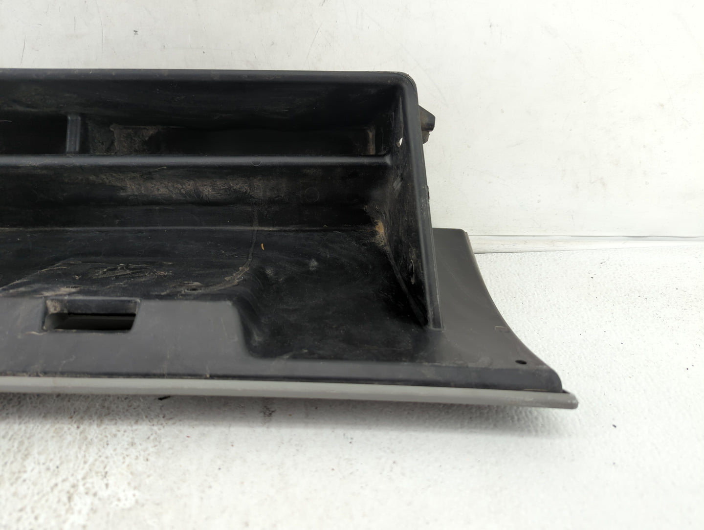 2006 Chrysler 300 Passenger Glove Box Door Storage Compartment Grey - Oemusedautoparts1.com