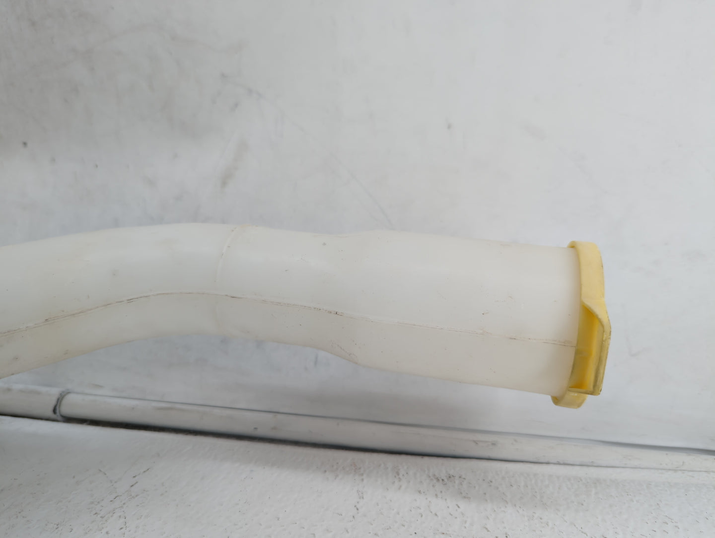 2006-2010 Chrysler 300 Windshield Washer Fluid Reservoir Bottle Oem - Oemusedautoparts1.com