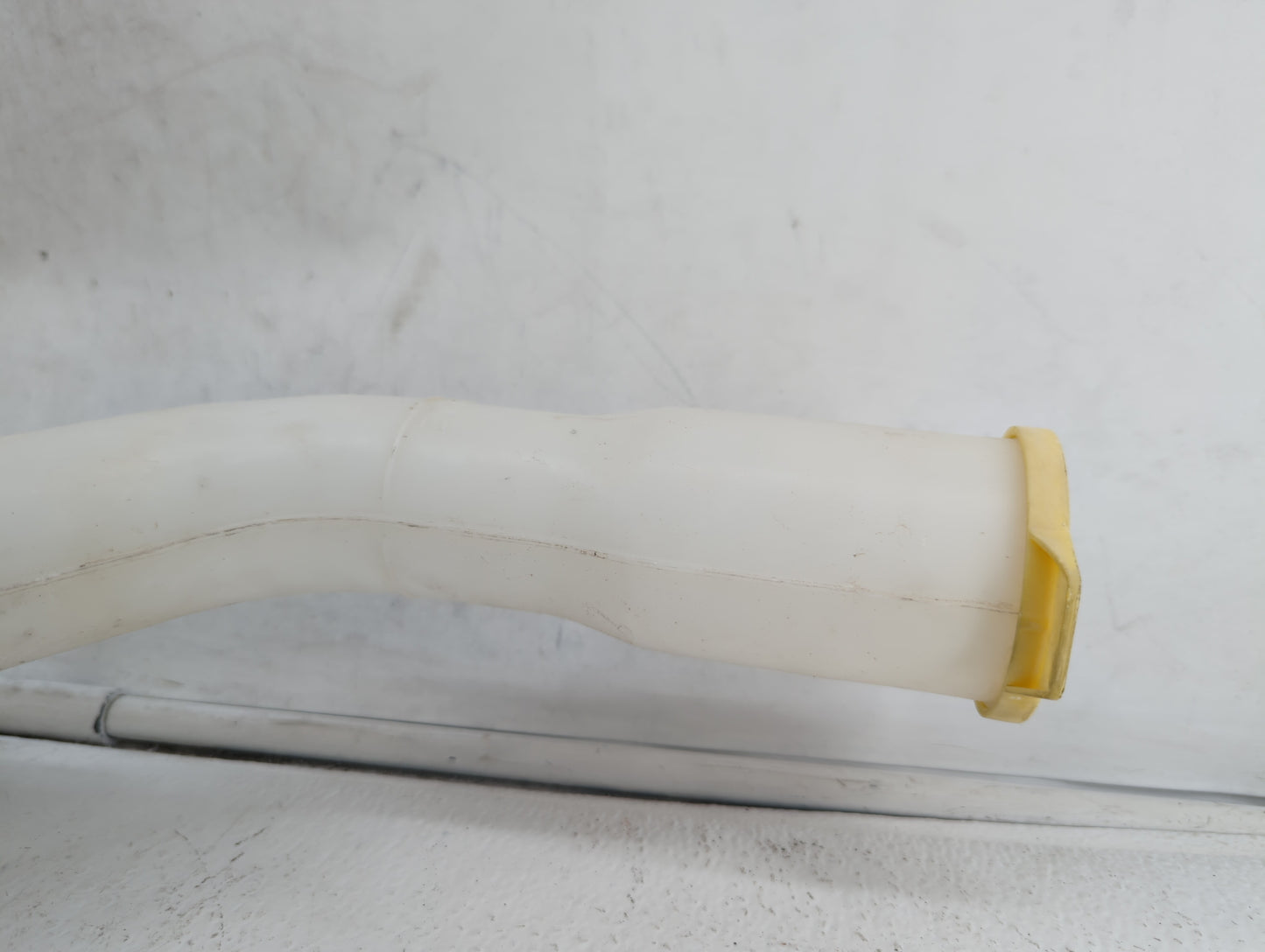 2006-2010 Chrysler 300 Windshield Washer Fluid Reservoir Bottle Oem - Oemusedautoparts1.com
