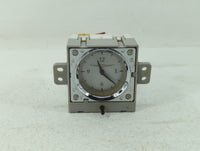 2006 Chrysler 300 Digitial Dash Clock P/N:04602626AB 04602385AC Fits OEM Used Auto Parts - Oemusedautoparts1.com
