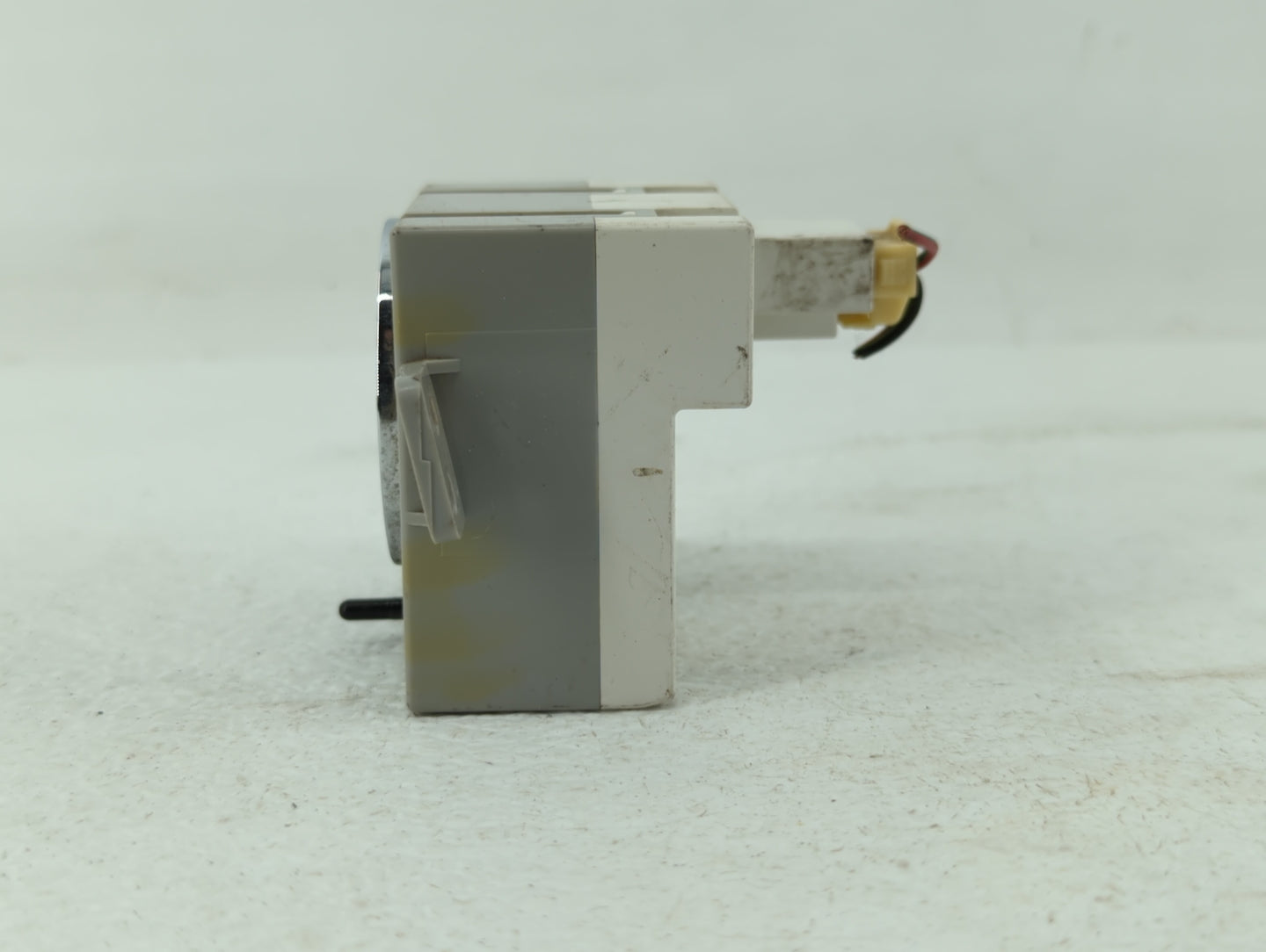 2006 Chrysler 300 Digitial Dash Clock P/N:04602626AB 04602385AC Fits OEM Used Auto Parts - Oemusedautoparts1.com