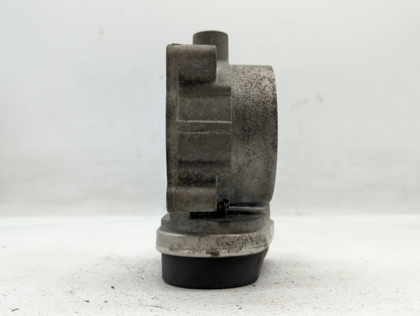 2006 Chrysler 300 Throttle Body P/N:04591847AC Fits OEM Used Auto Parts - Oemusedautoparts1.com