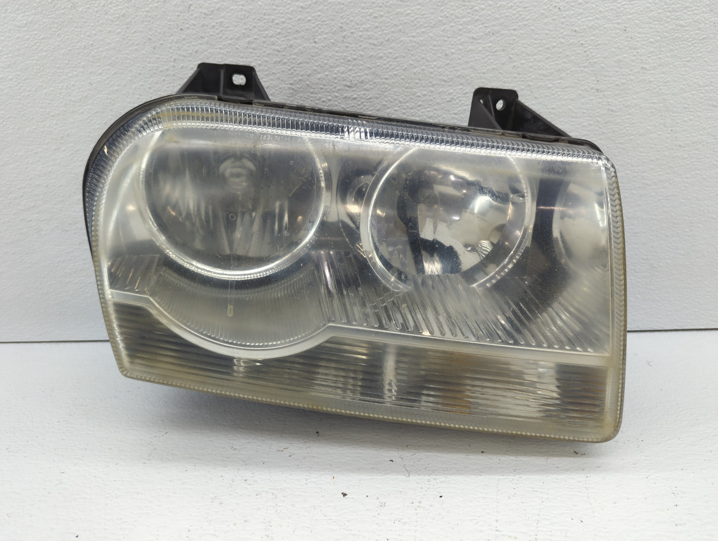 2005-2007 Chrysler 300 Passenger Right Oem Head Light Headlight Lamp - Oemusedautoparts1.com