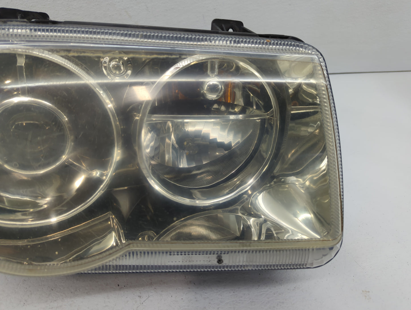 2005-2007 Chrysler 300 Passenger Right Oem Head Light Headlight Lamp - Oemusedautoparts1.com