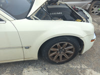2005-2010 Chrysler 300 Passenger Fender 5017881 - Oemusedautoparts1.com