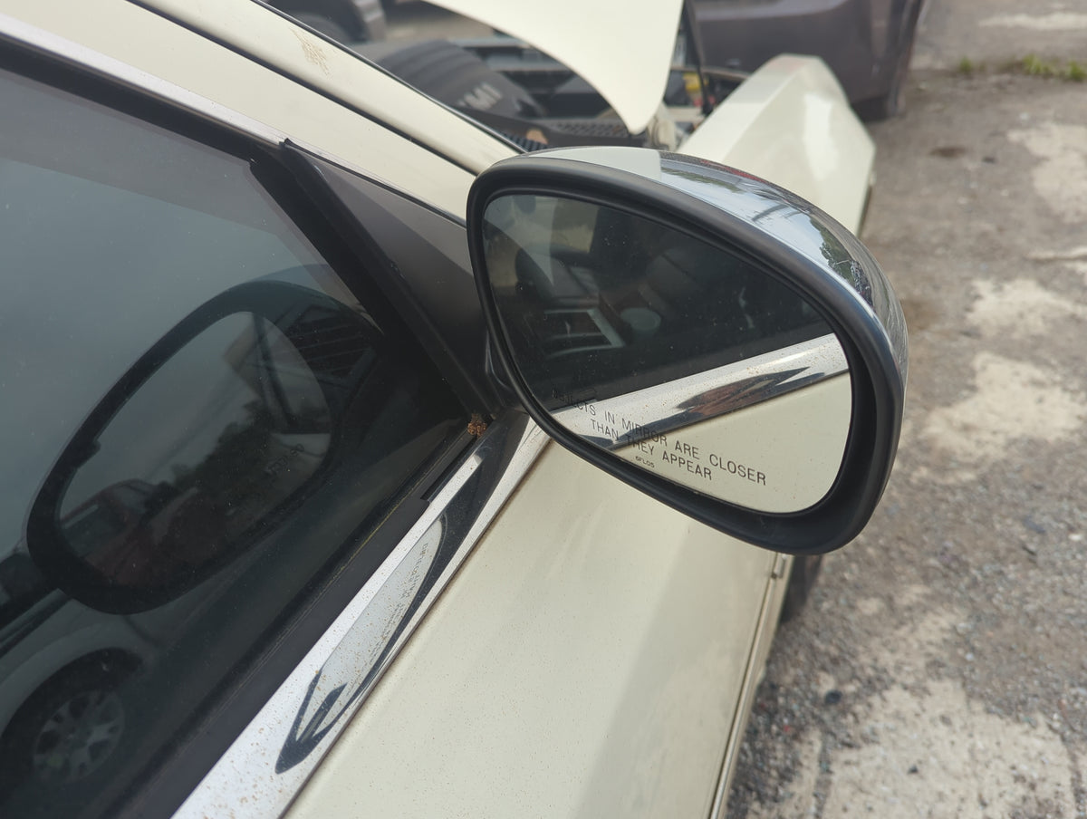 2006-2010 Chrysler 300 Passenger Side View Mirror - Right Door Mirror OEM Used - Oemusedautoparts1.com