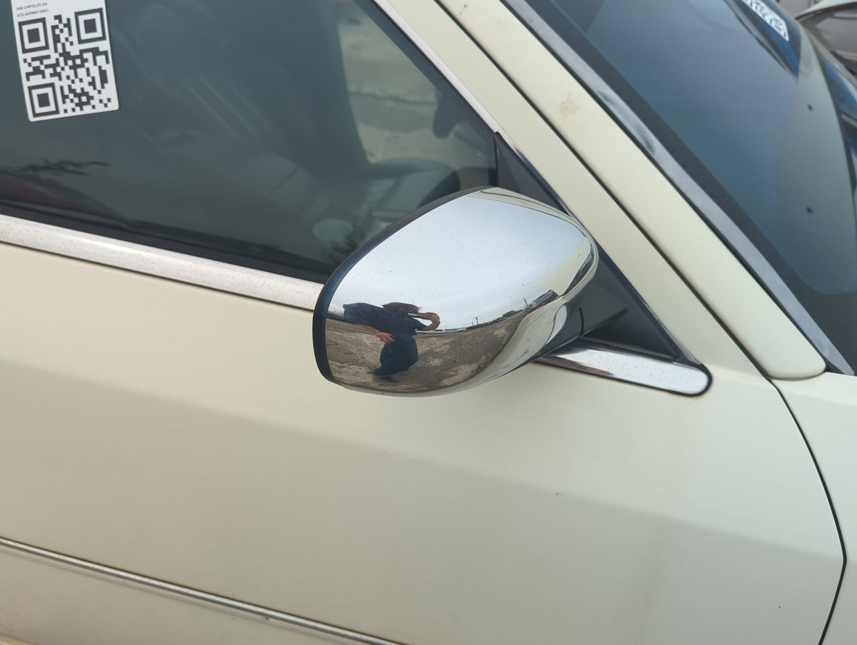 2006-2010 Chrysler 300 Passenger Side View Mirror - Right Door Mirror OEM Used - Oemusedautoparts1.com