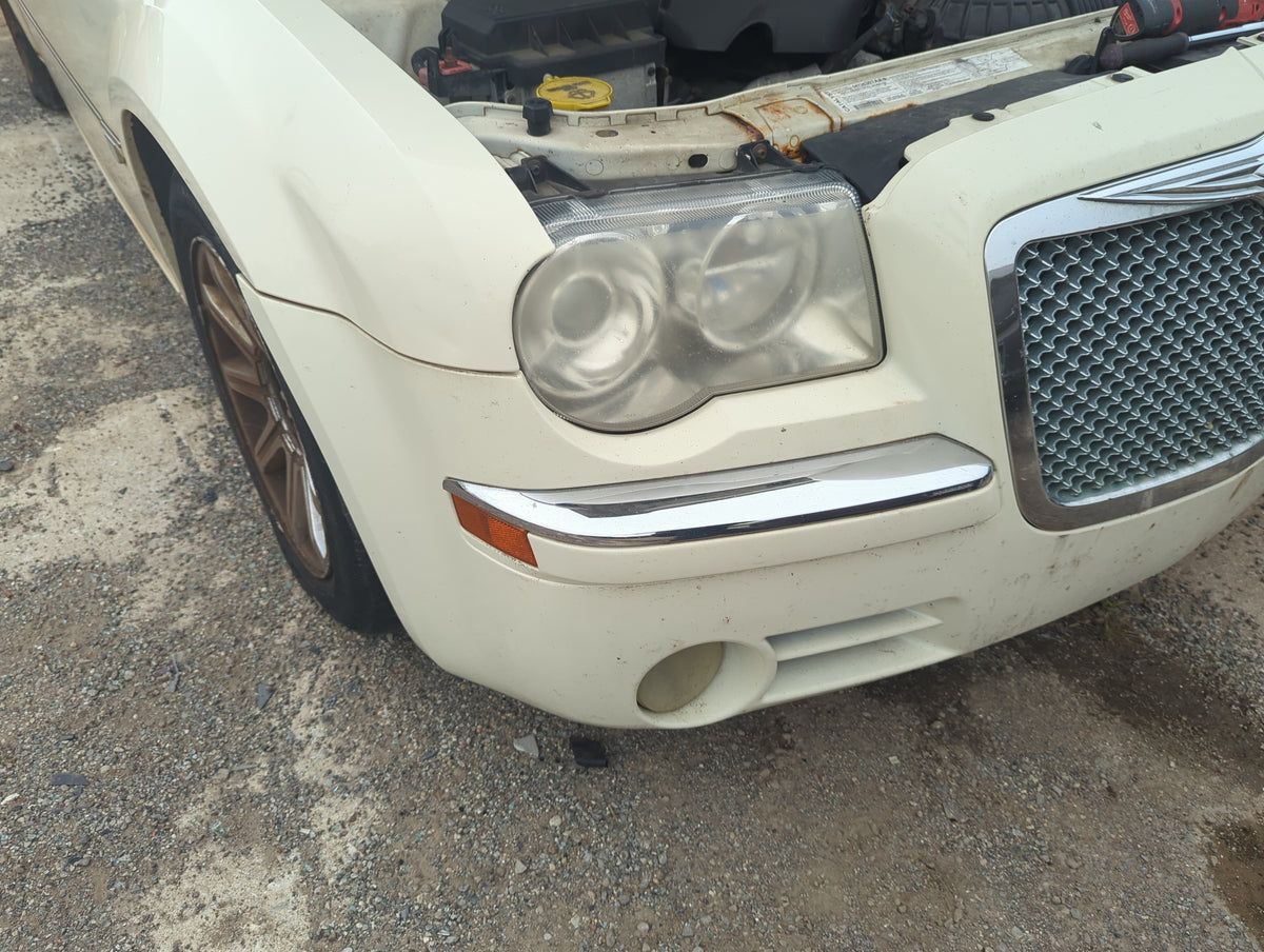 2005-2006 Chrysler 300 Front Bumper - Oem - Oemusedautoparts1.com