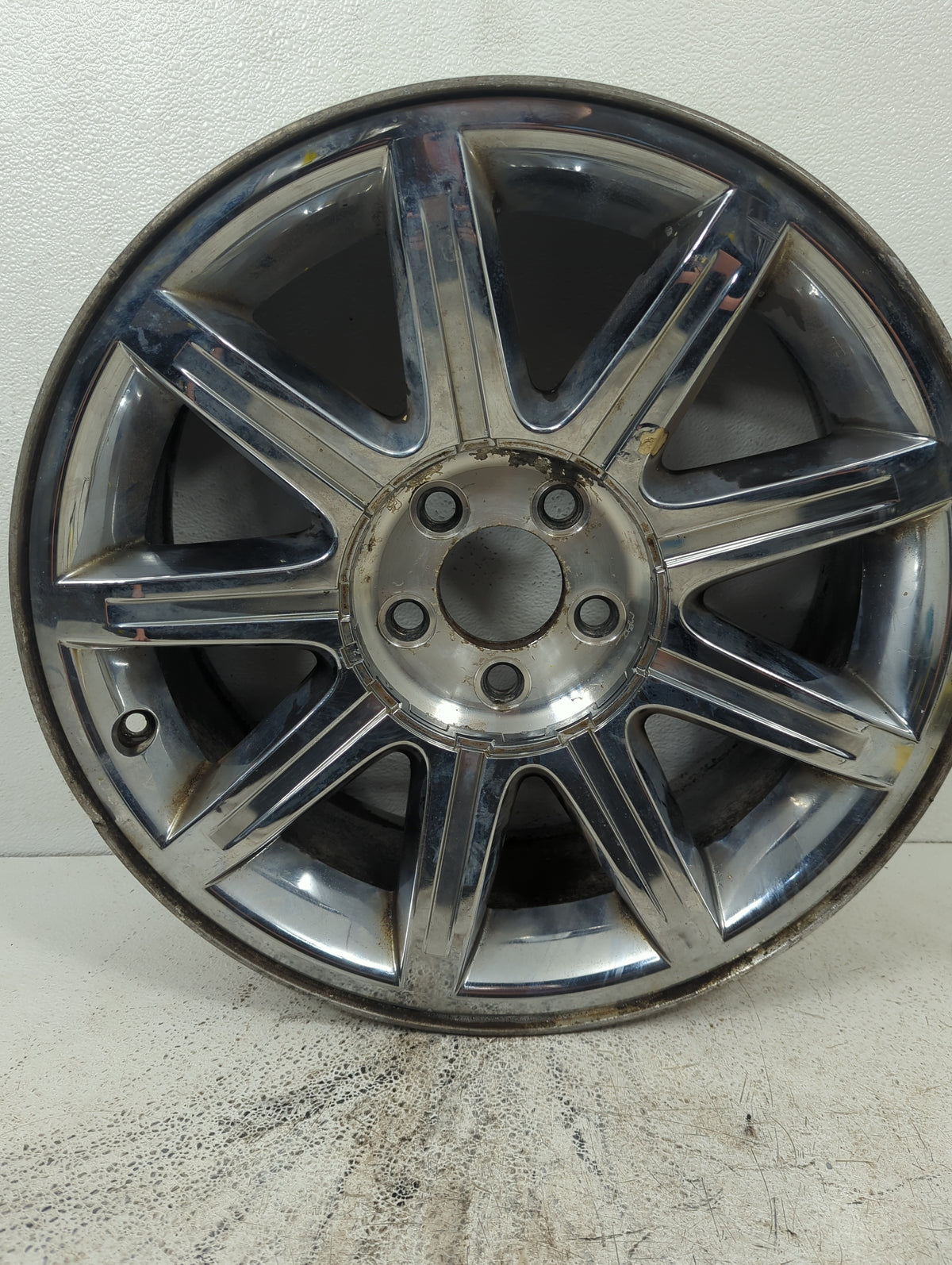 2006 Chrysler 300 Oem Wheel Rim 5025447 - Oemusedautoparts1.com