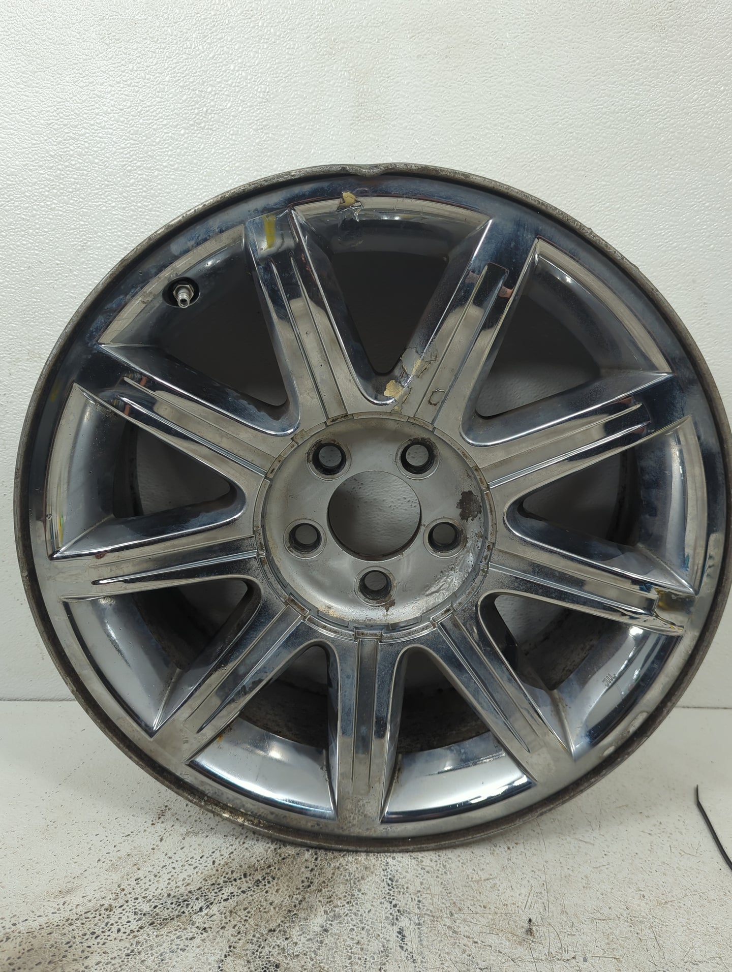 2006 Chrysler 300 Oem Wheel Rim 5025450 - Oemusedautoparts1.com