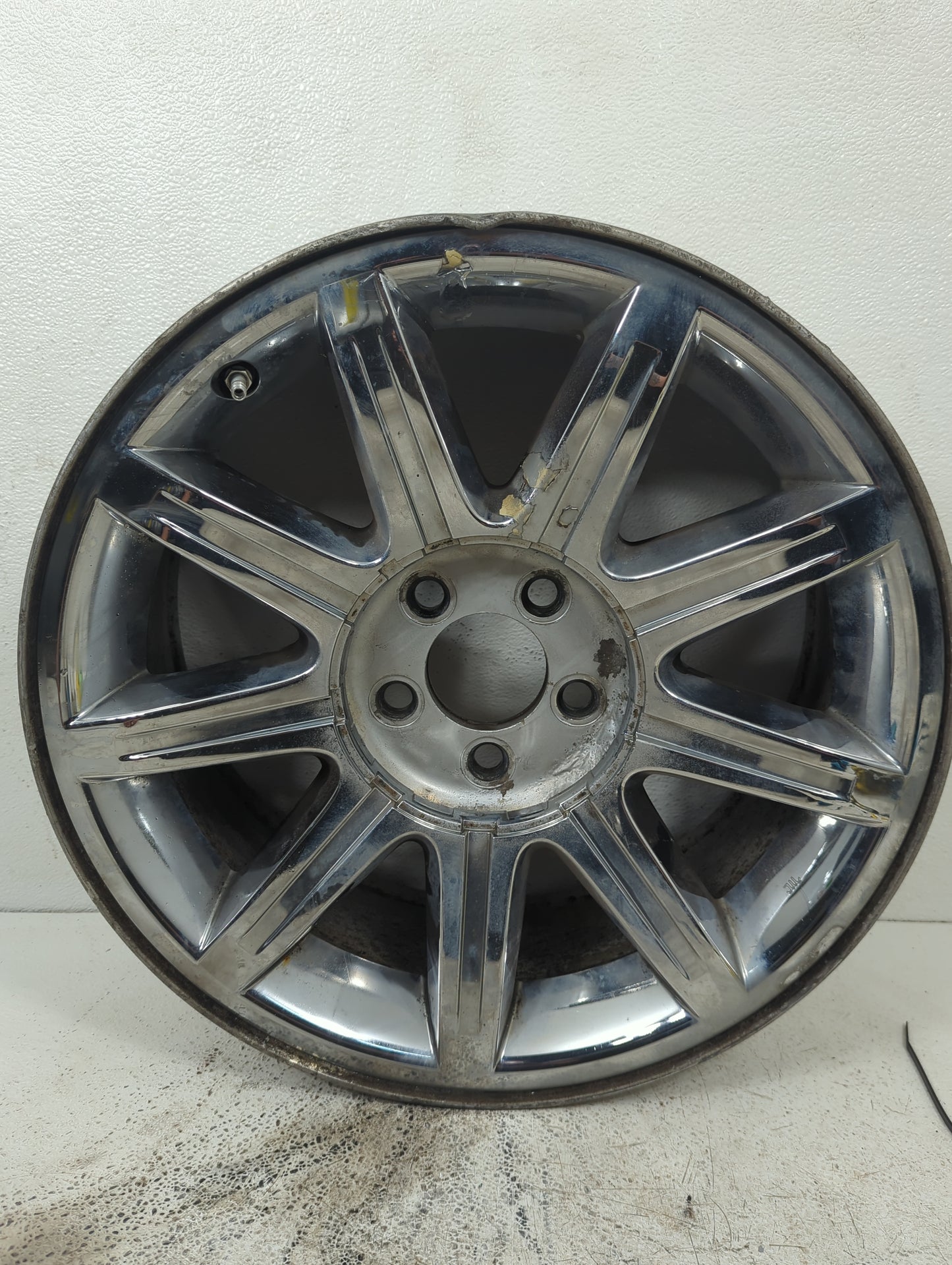 2006 Chrysler 300 Oem Wheel Rim 5025450 - Oemusedautoparts1.com