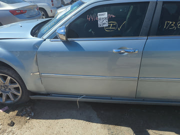 2005-2010 Chrysler 300 Driver Front Door Oem - Oemusedautoparts1.com