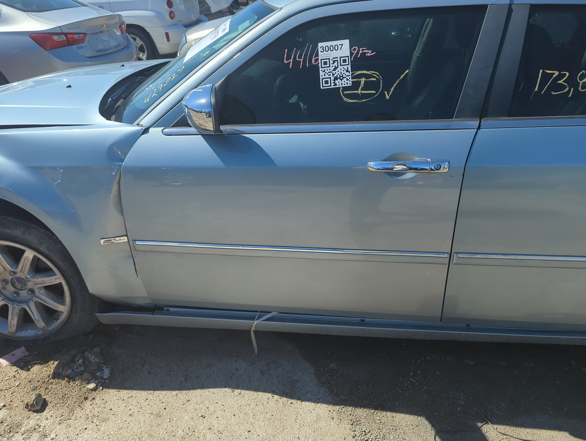 2005-2010 Chrysler 300 Driver Front Door Oem 5025465 - Oemusedautoparts1.com
