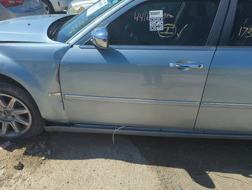 2005-2010 Chrysler 300 Driver Front Door Oem