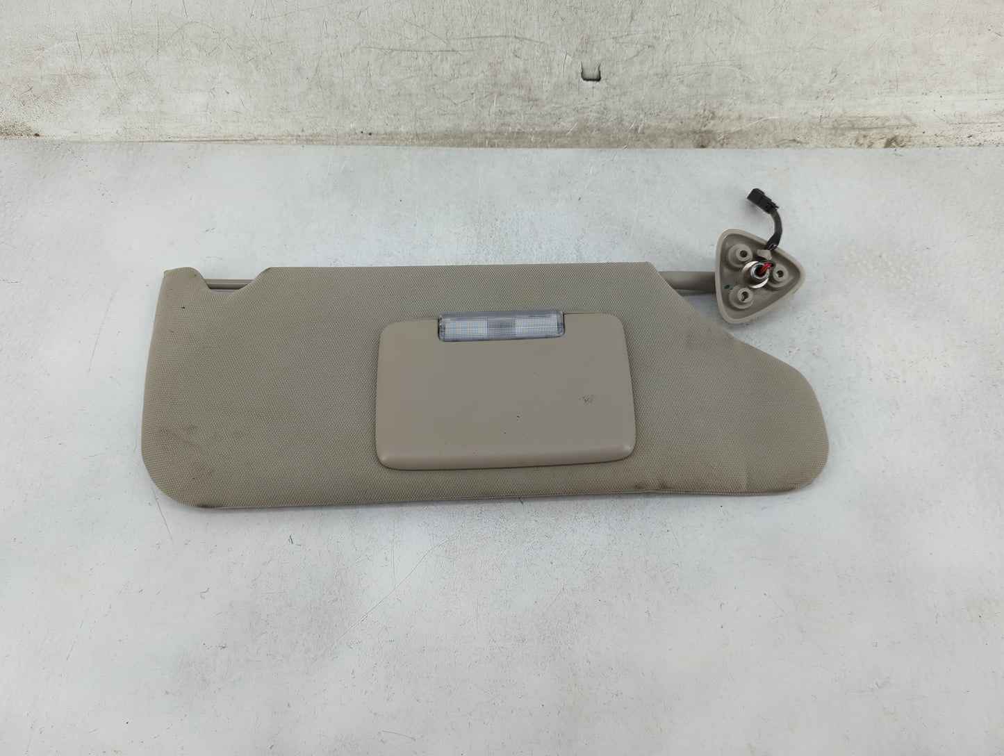 2005-2007 Chrysler 300 Sun Visor Shade Replacement Passenger Right Mirror Fits Fits 2005 2006 2007 OEM Used Auto Parts - Oem