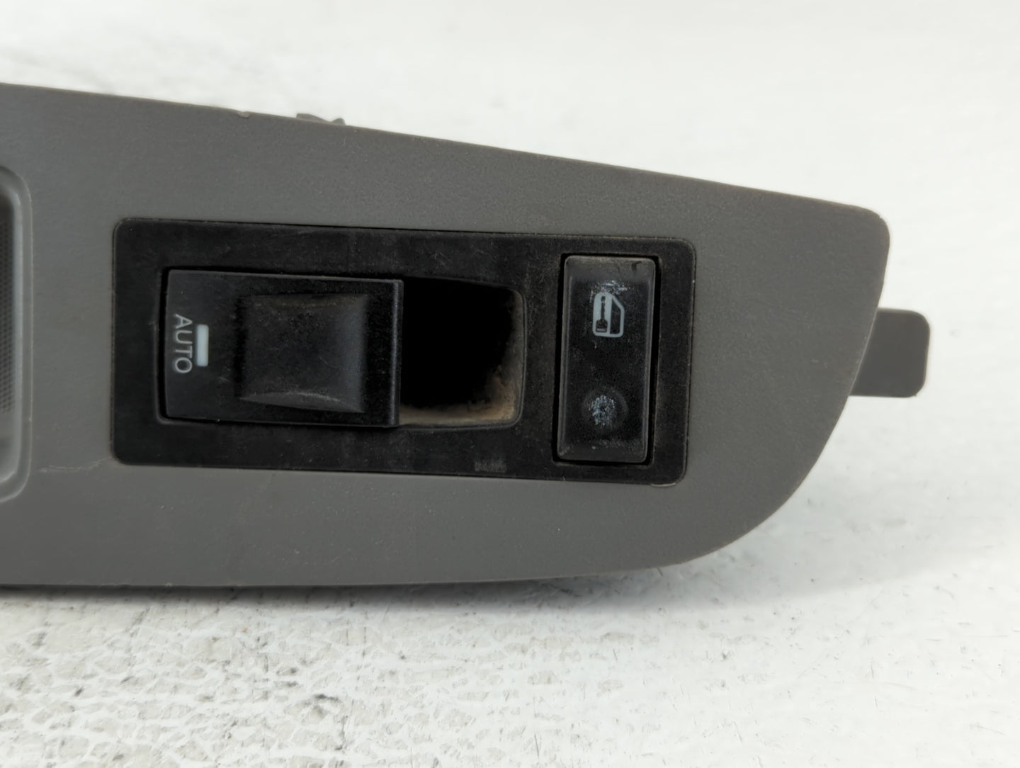 2006 Chrysler 300 Master Power Window Switch Replacement Driver Side Left P/N:P04602742AA Fits OEM Used Auto Parts - Oemused
