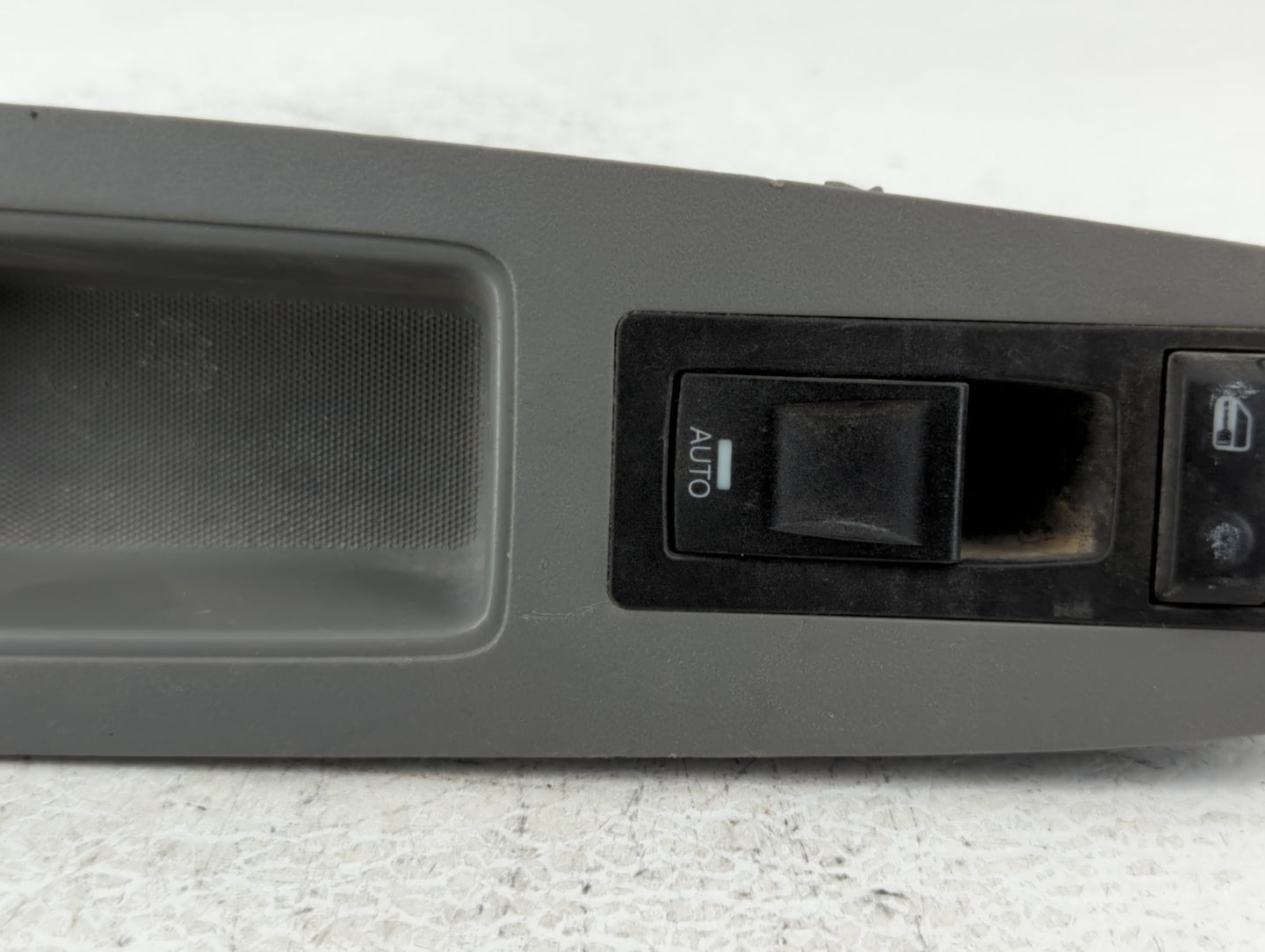 2006 Chrysler 300 Master Power Window Switch Replacement Driver Side Left P/N:P04602742AA Fits OEM Used Auto Parts - Oemused