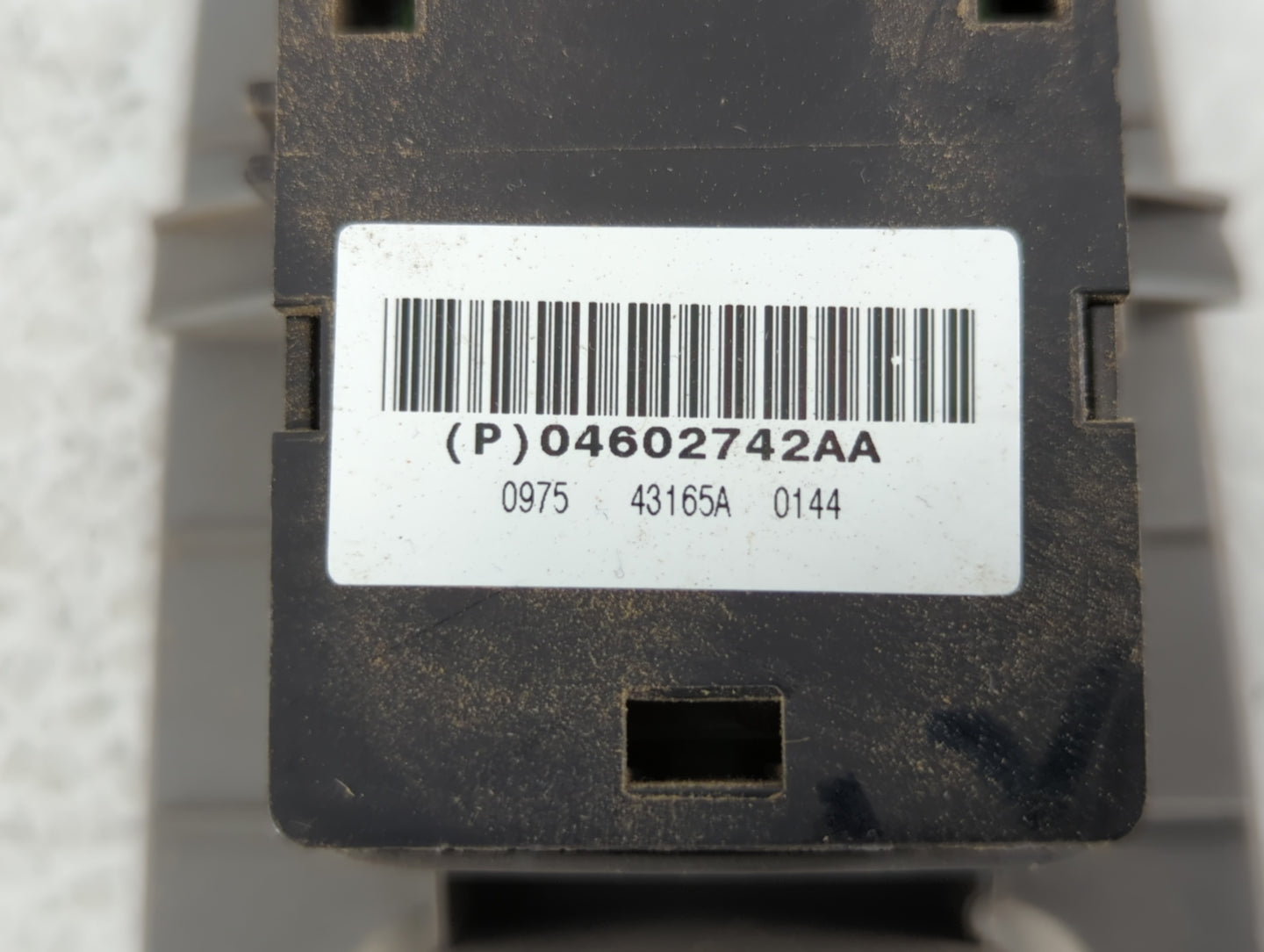 2006 Chrysler 300 Master Power Window Switch Replacement Driver Side Left P/N:P04602742AA Fits OEM Used Auto Parts - Oemused