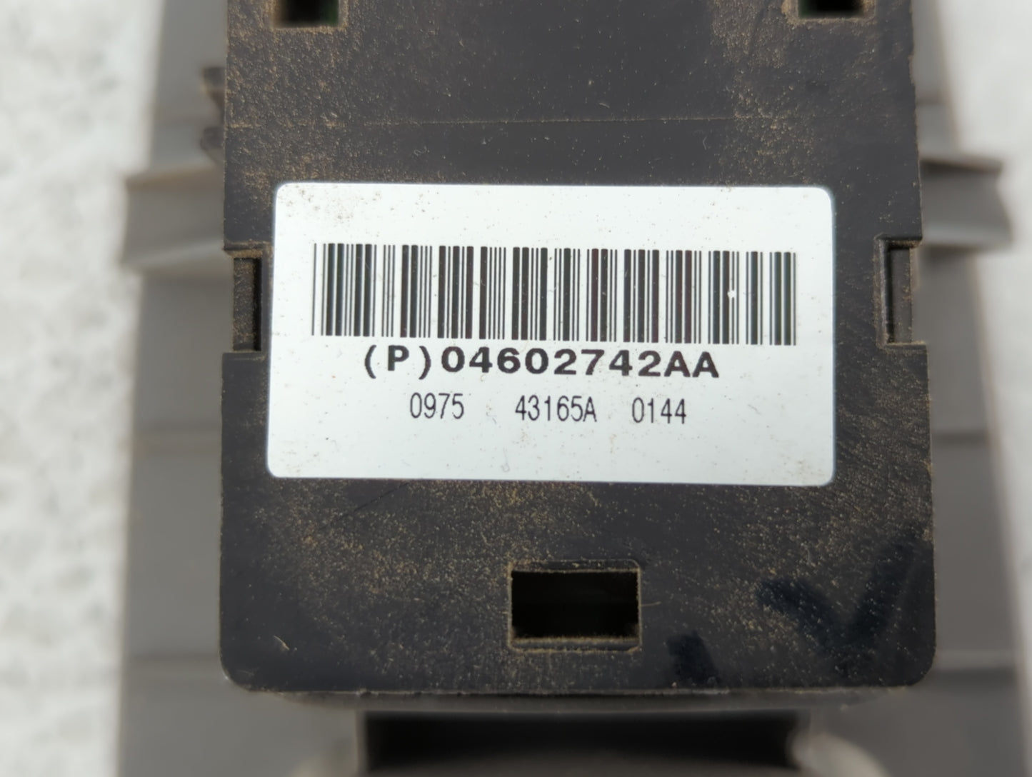2006 Chrysler 300 Master Power Window Switch Replacement Driver Side Left P/N:P04602742AA Fits OEM Used Auto Parts - Oemused