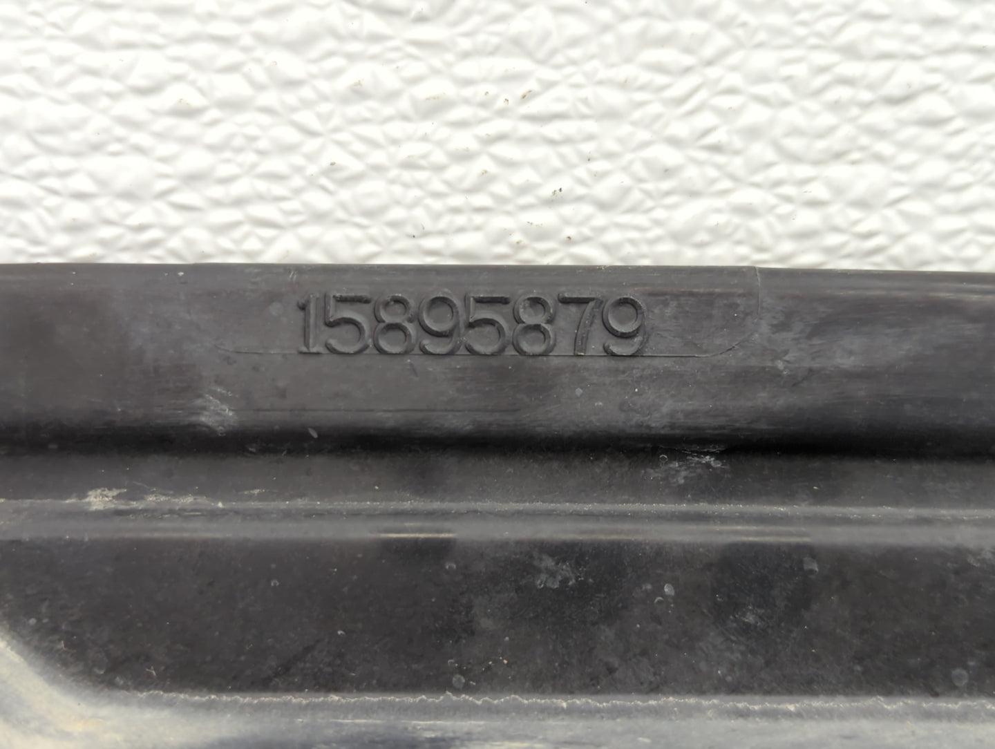 2005-2007 Chrysler 300 Left Radiator Fan Motor Assembly Black - Oemusedautoparts1.com