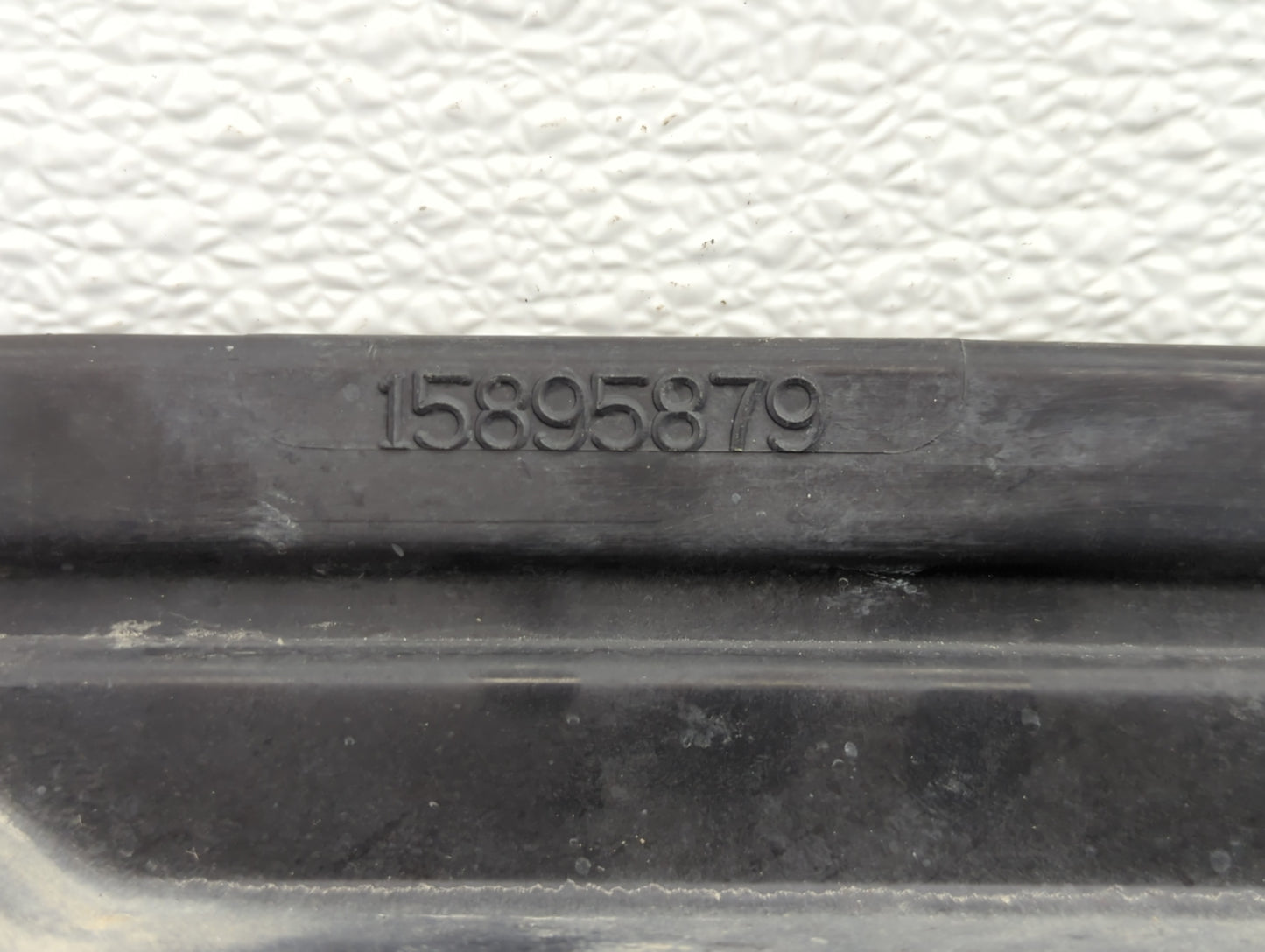 2005-2007 Chrysler 300 Left Radiator Fan Motor Assembly Black - Oemusedautoparts1.com