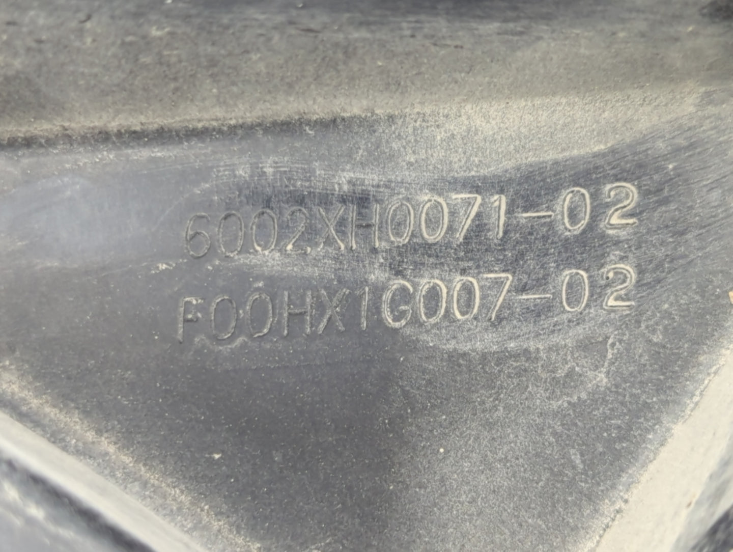 2005-2007 Chrysler 300 Left Radiator Fan Motor Assembly Black - Oemusedautoparts1.com