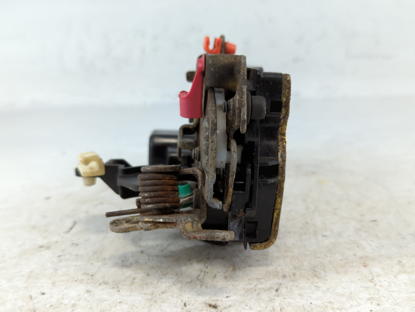 2006 Chrysler 300 Door Latch - Oemusedautoparts1.com