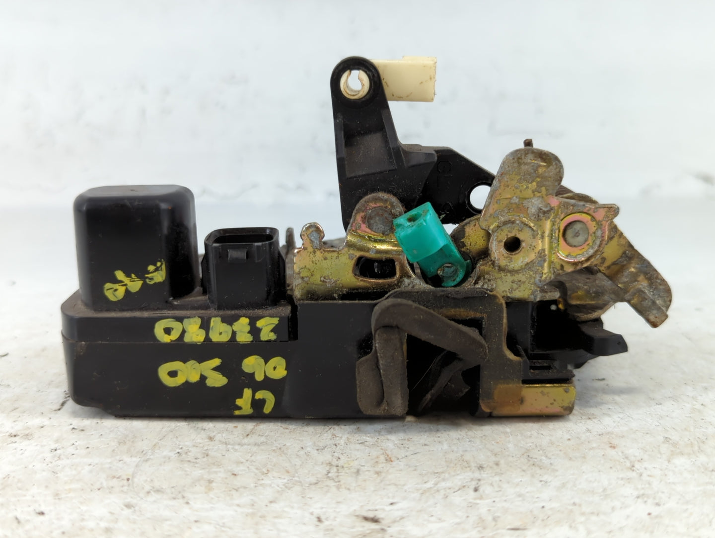 2006 Chrysler 300 Door Latch - Oemusedautoparts1.com