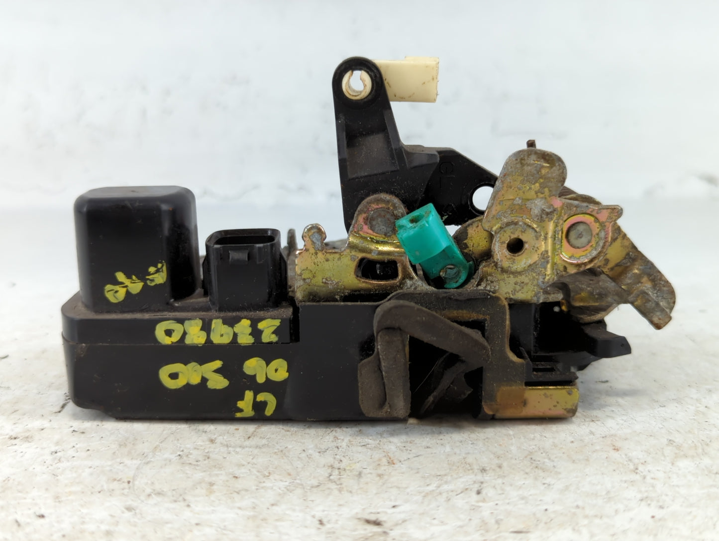 2006 Chrysler 300 Door Latch - Oemusedautoparts1.com