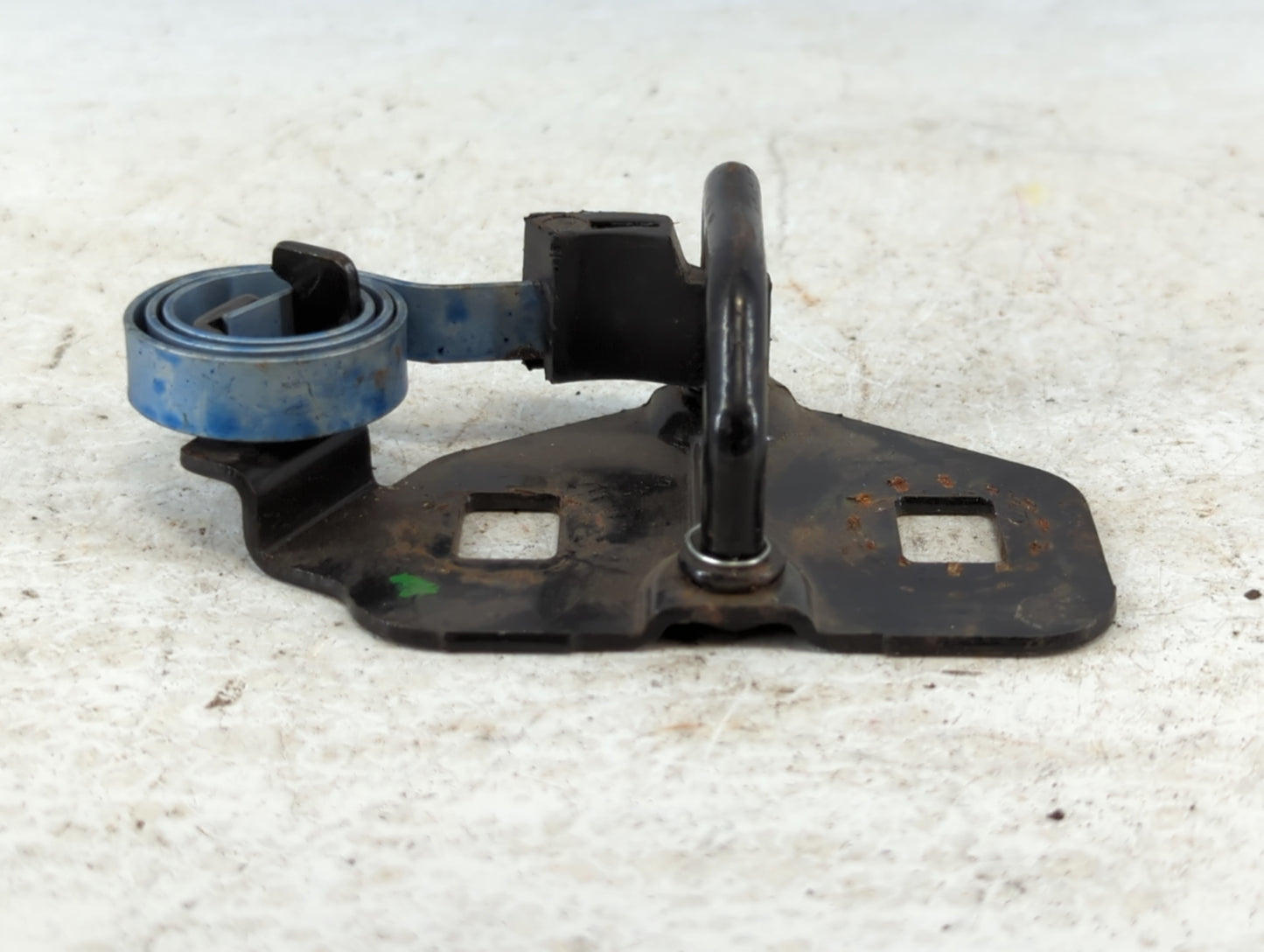 2006 Chrysler 300 Trunk Lid-hinge Passenger Right Side 681273 - Oemusedautoparts1.com