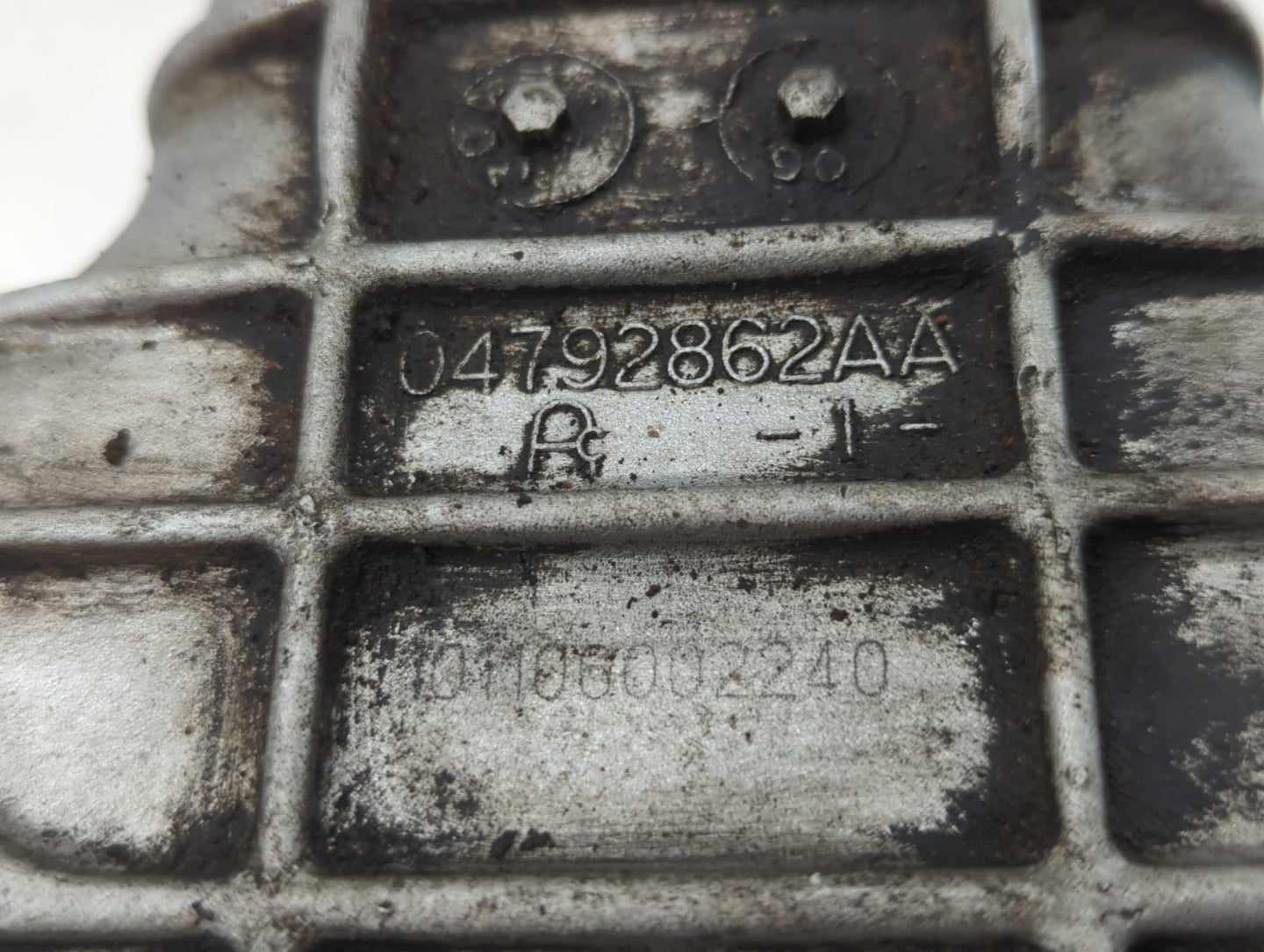 2006 Chrysler 300 Engine Oil Pan P/N:101106002240 04792862AA Fits OEM Used Auto Parts - Oemusedautoparts1.com