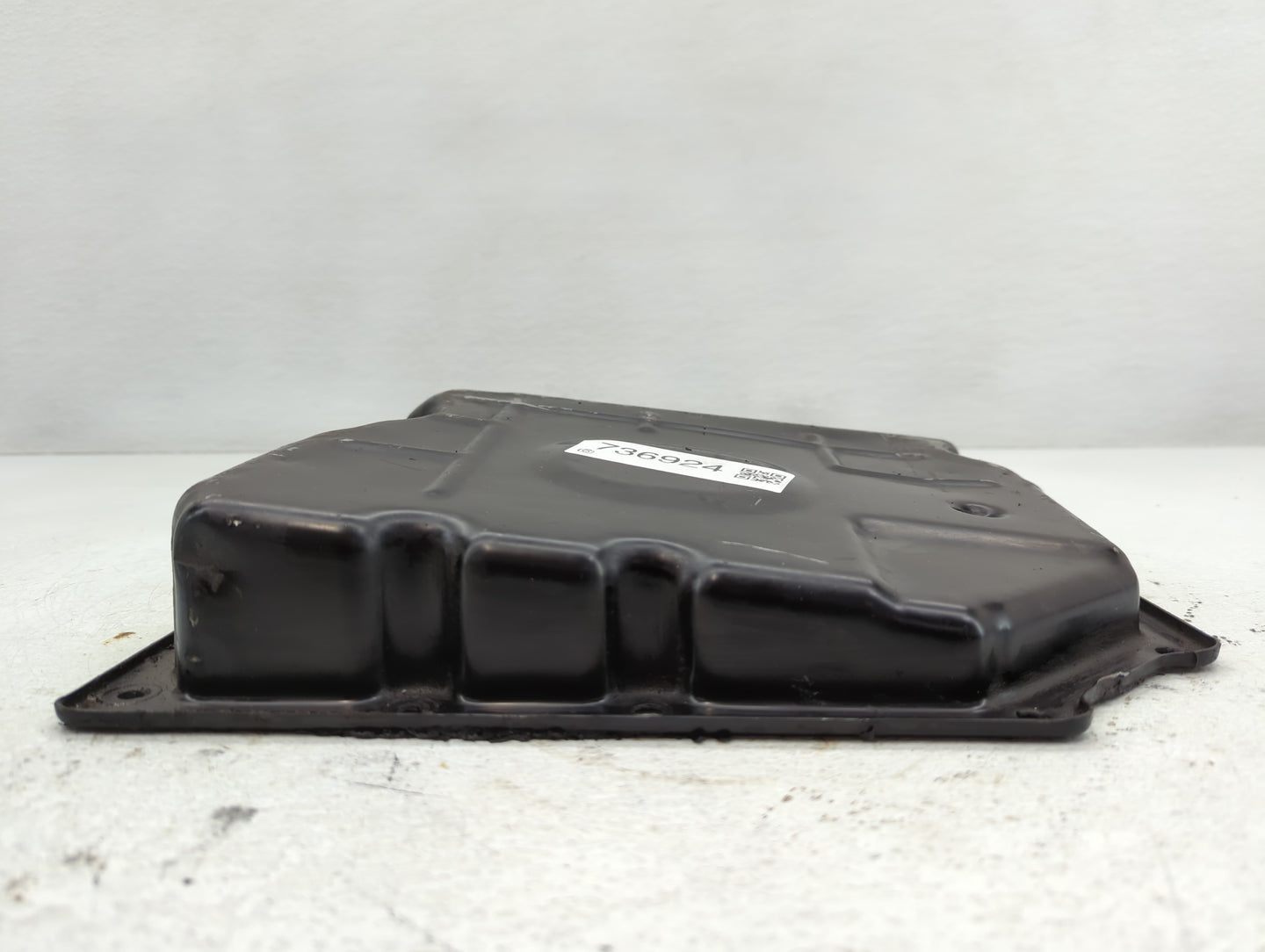 2006-2007 Chrysler 300 Engine Oil Pan Fits Fits 2006 2007 2008 2009 2010 OEM Used Auto Parts - Oemusedautoparts1.com