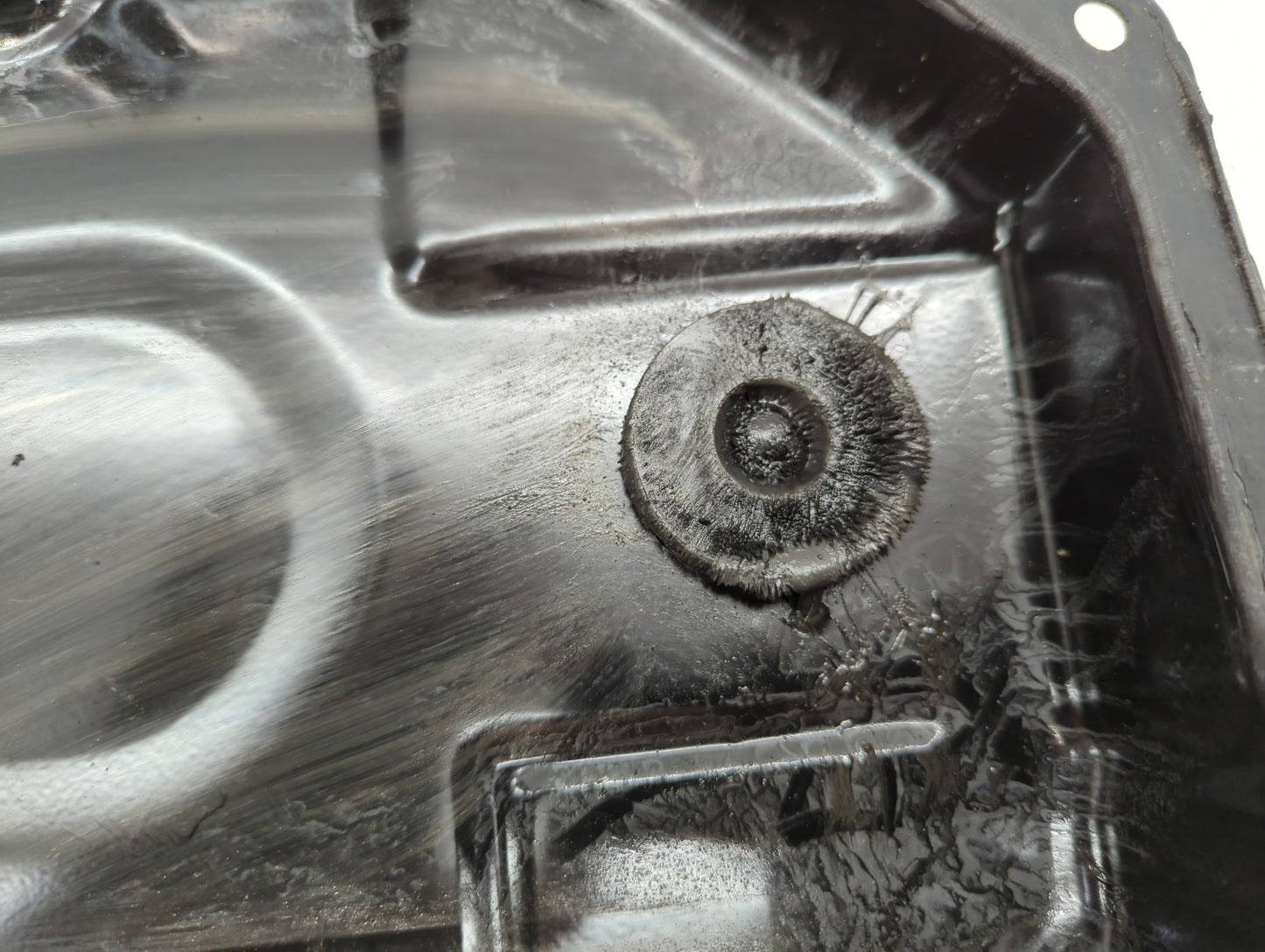 2006-2007 Chrysler 300 Engine Oil Pan Fits Fits 2006 2007 2008 2009 2010 OEM Used Auto Parts - Oemusedautoparts1.com