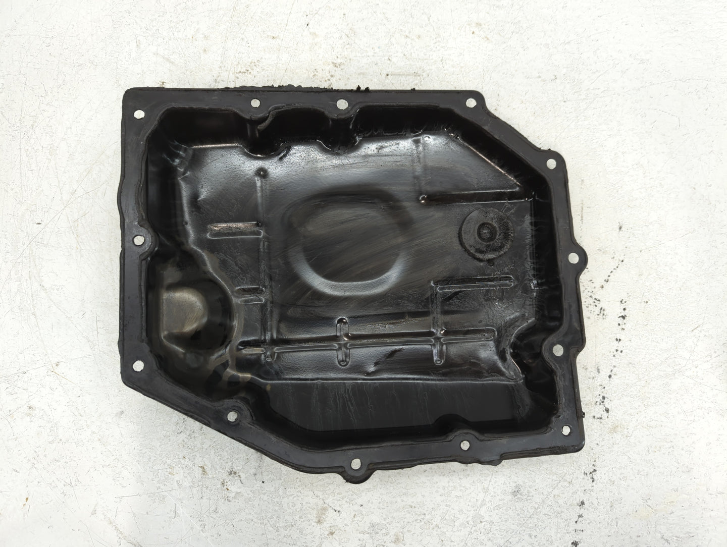 2006-2007 Chrysler 300 Engine Oil Pan Fits Fits 2006 2007 2008 2009 2010 OEM Used Auto Parts - Oemusedautoparts1.com