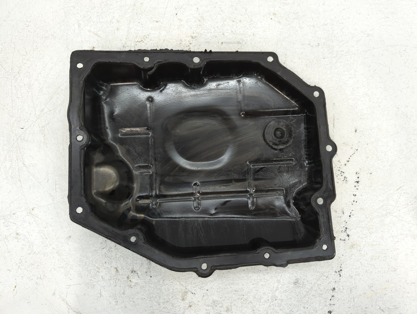 2006-2007 Chrysler 300 Engine Oil Pan Fits Fits 2006 2007 2008 2009 2010 OEM Used Auto Parts - Oemusedautoparts1.com