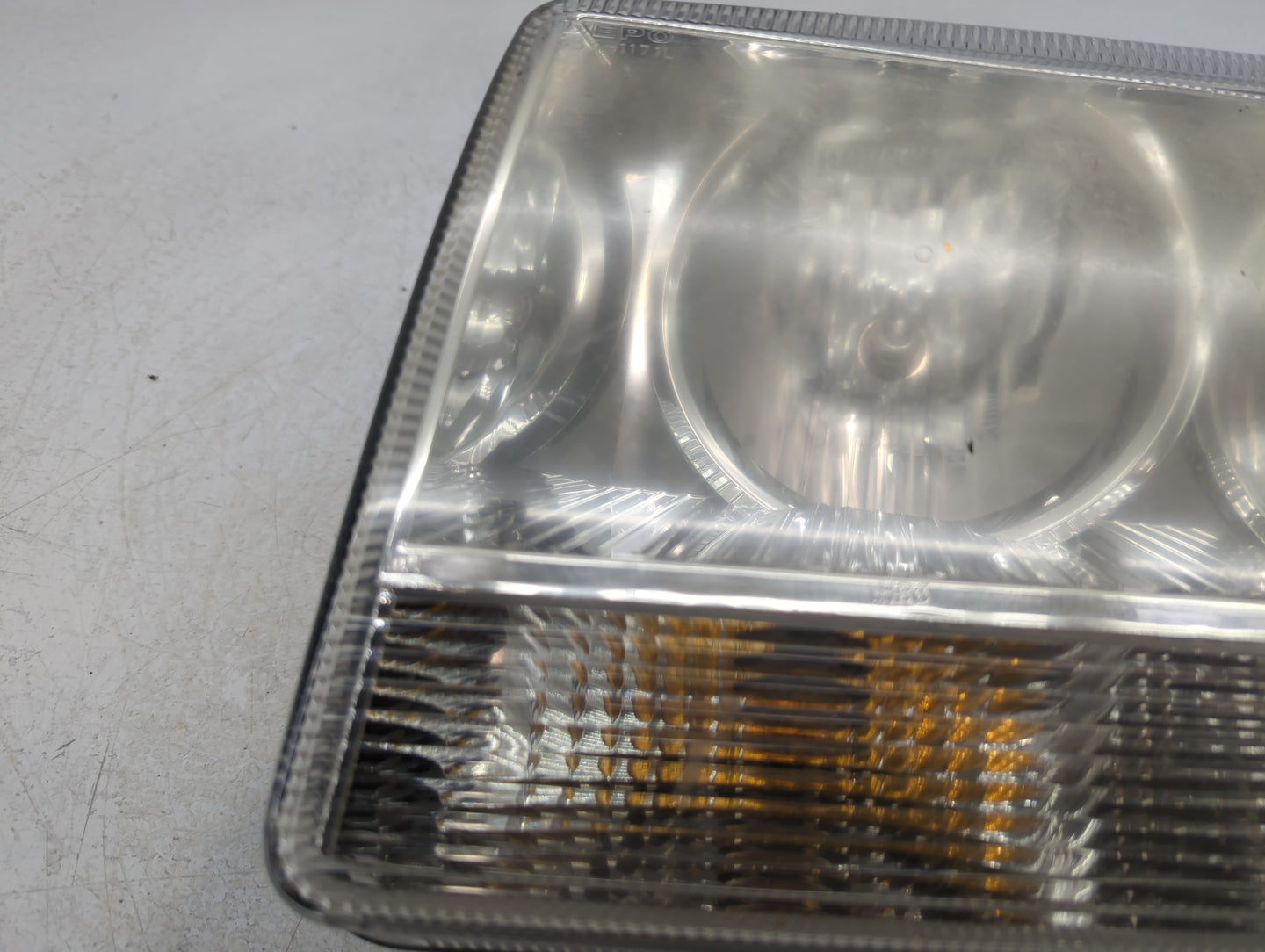 2005-2007 Chrysler 300 Driver Left Oem Head Light Headlight Lamp - Oemusedautoparts1.com