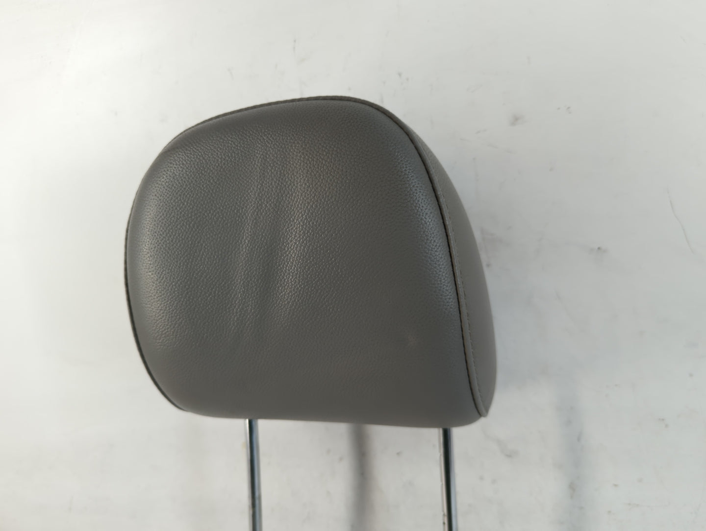 2005-2007 Chrysler 300 Headrest Head Rest Front Driver Passenger Seat Fits Fits 2005 2006 2007 OEM Used Auto Parts - Oemused