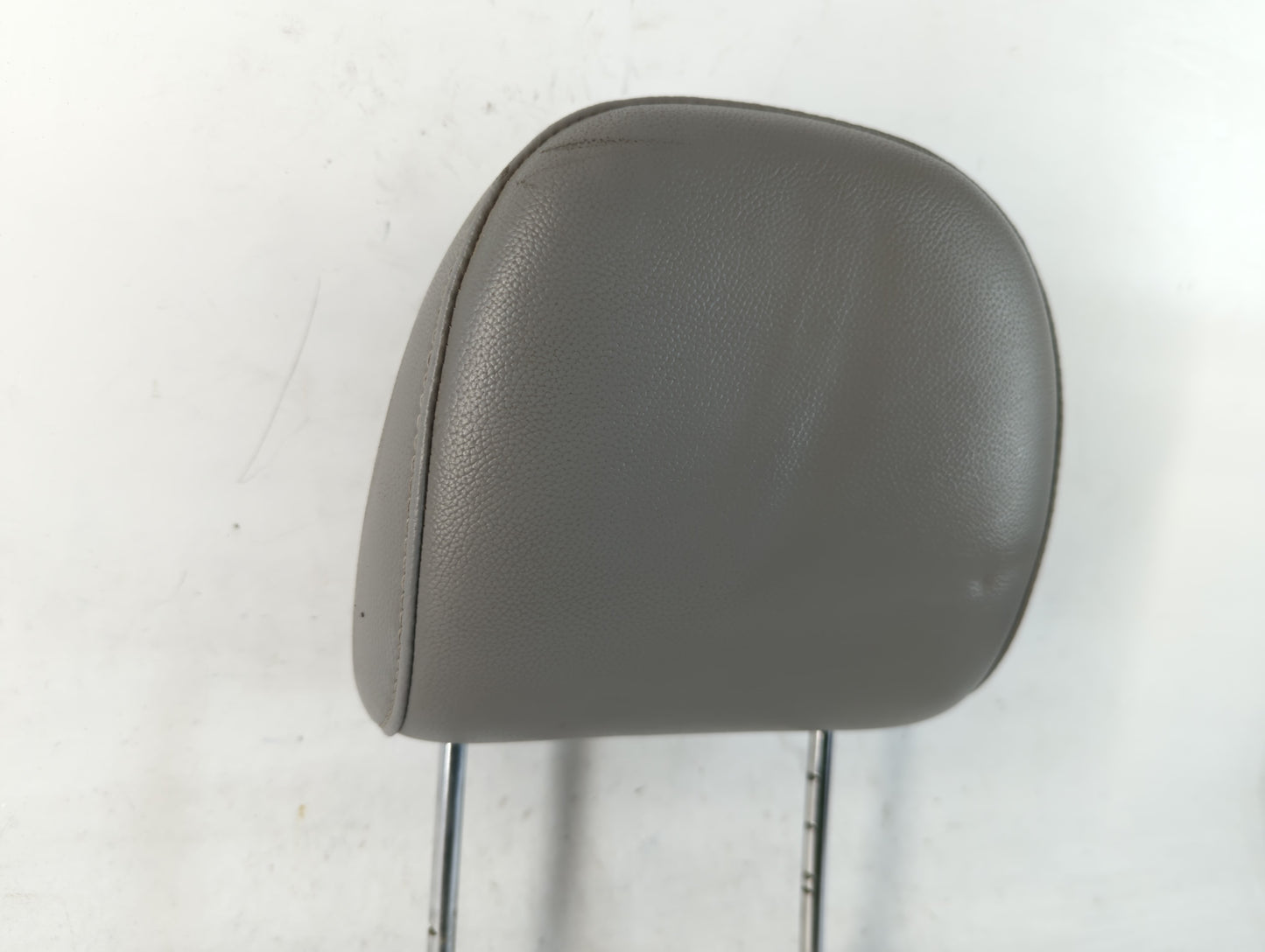 2005-2007 Chrysler 300 Headrest Head Rest Front Driver Passenger Seat Fits Fits 2005 2006 2007 OEM Used Auto Parts - Oemused