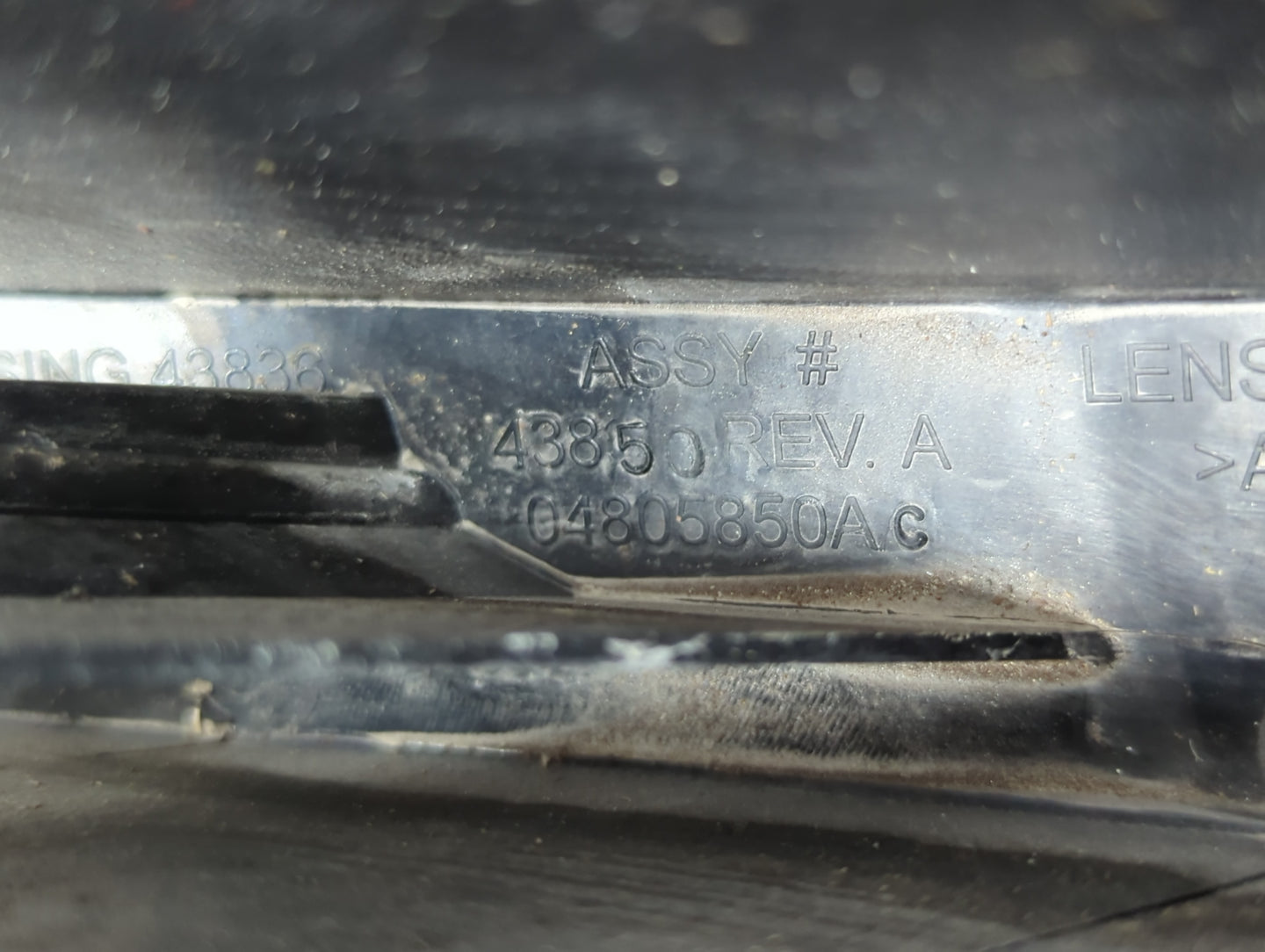 2005-2007 Chrysler 300 Tail Light Assembly Passenger Right OEM P/N:43850 04805850AC Fits Fits 2005 2006 2007 OEM Used Auto P