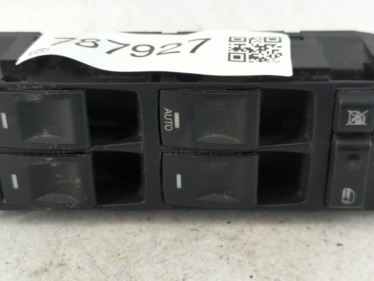 2006 Chrysler 300 Master Power Window Switch Replacement Driver Side Left P/N:04602735AA Fits OEM Used Auto Parts - Oemuseda