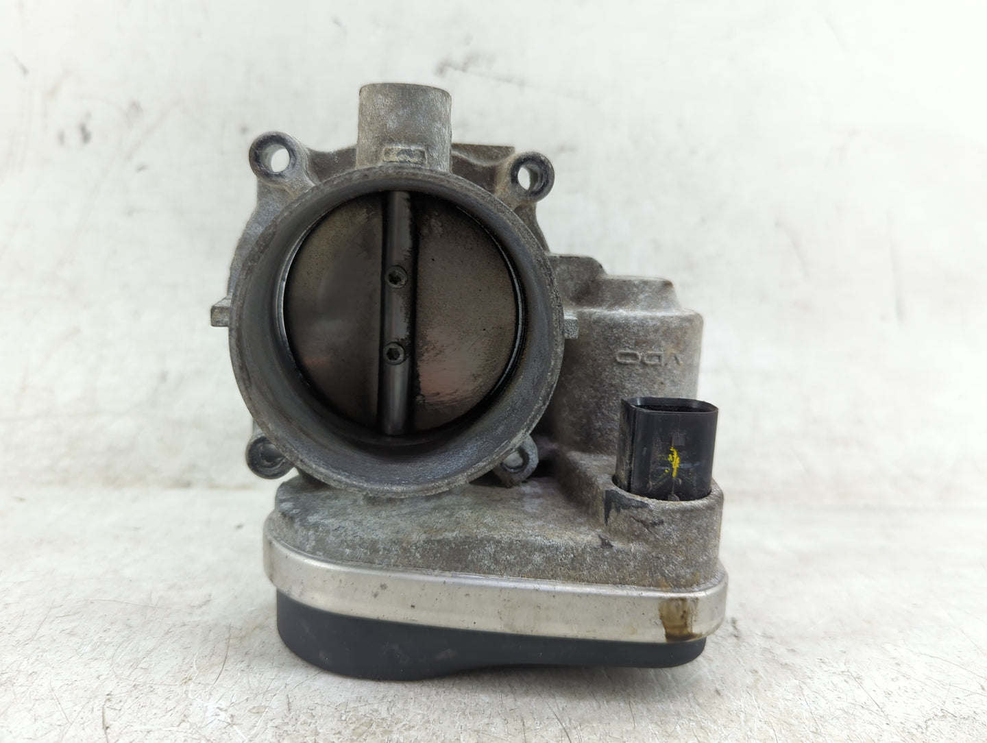 2006-2010 Chrysler 300 Throttle Body Fits Fits 2006 2007 2008 2009 2010 2011 OEM Used Auto Parts - Oemusedautoparts1.com