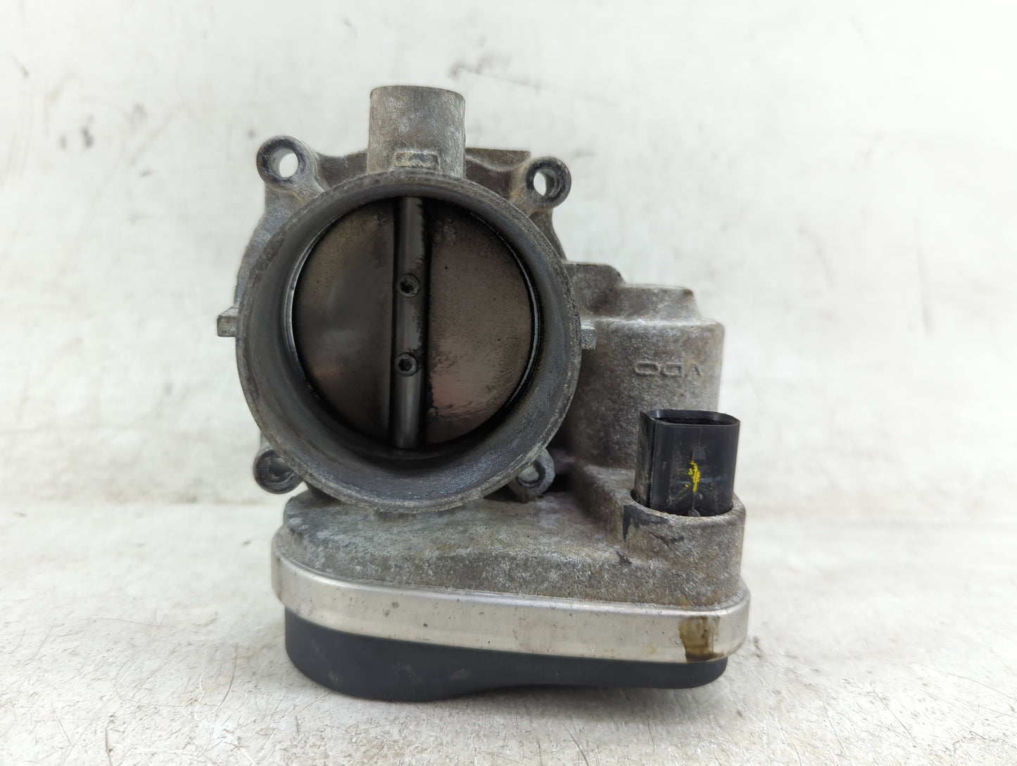 2006-2010 Chrysler 300 Throttle Body Fits Fits 2006 2007 2008 2009 2010 2011 OEM Used Auto Parts - Oemusedautoparts1.com