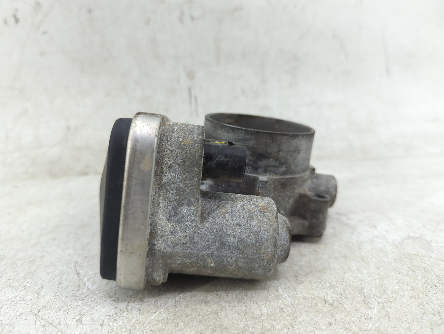 2006-2010 Chrysler 300 Throttle Body Fits Fits 2006 2007 2008 2009 2010 2011 OEM Used Auto Parts - Oemusedautoparts1.com
