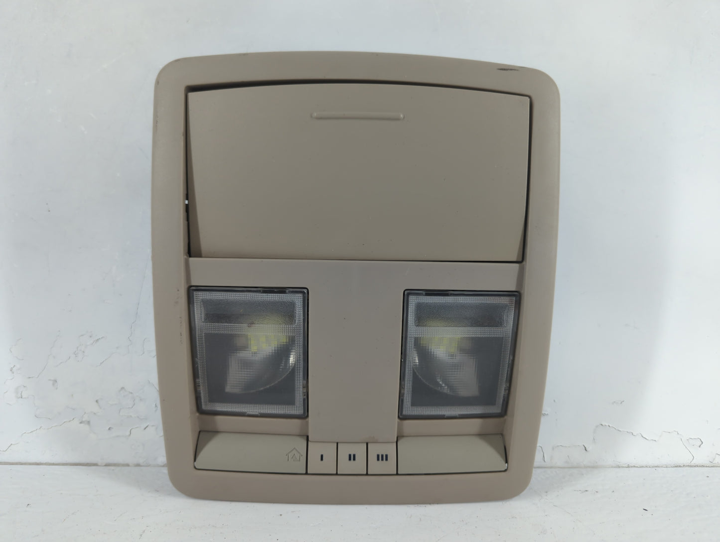 2005-2007 Chrysler 300 Overhead Roof Console Interior Dome Light - Oemusedautoparts1.com