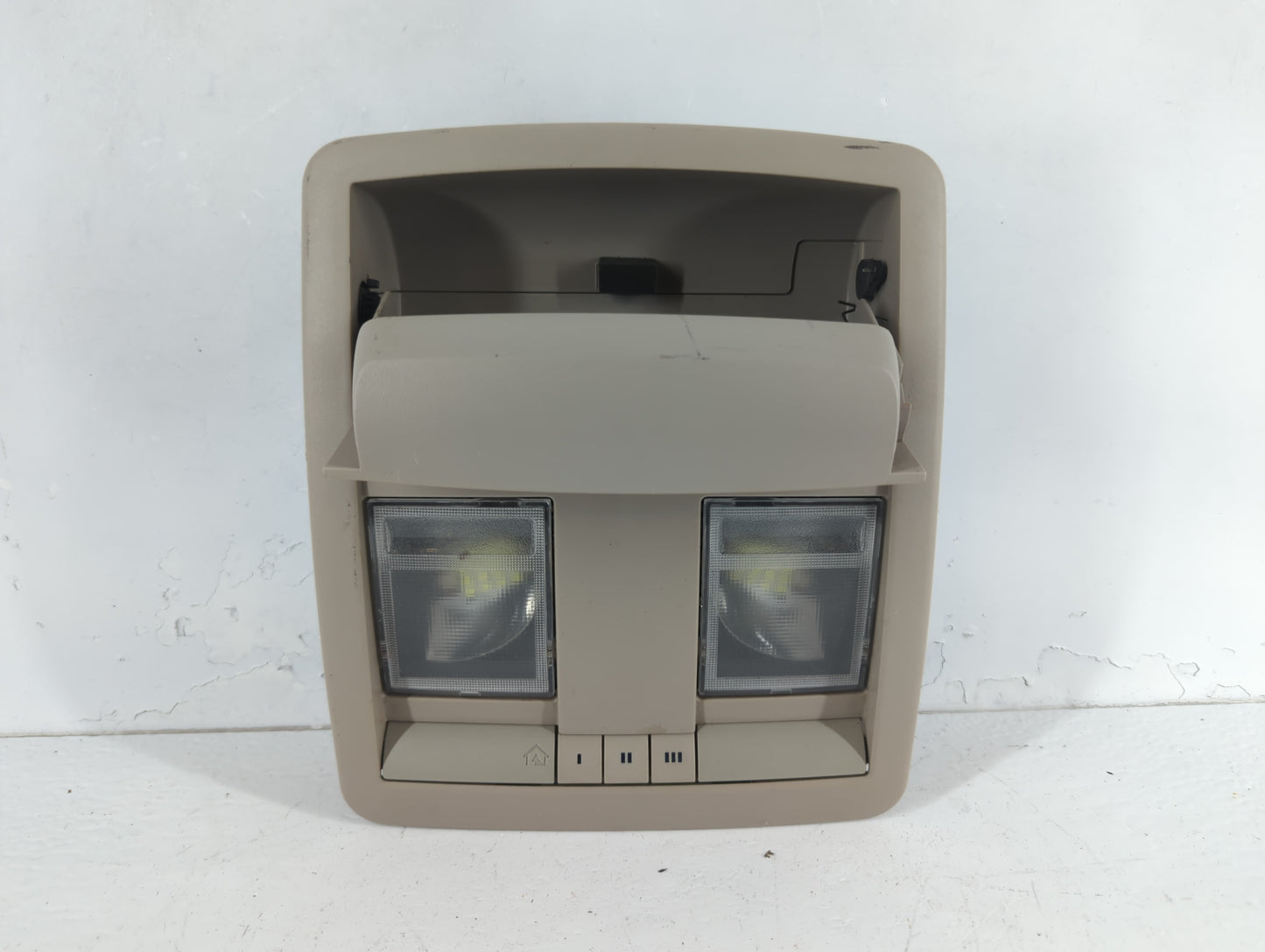 2005-2007 Chrysler 300 Overhead Roof Console Interior Dome Light - Oemusedautoparts1.com