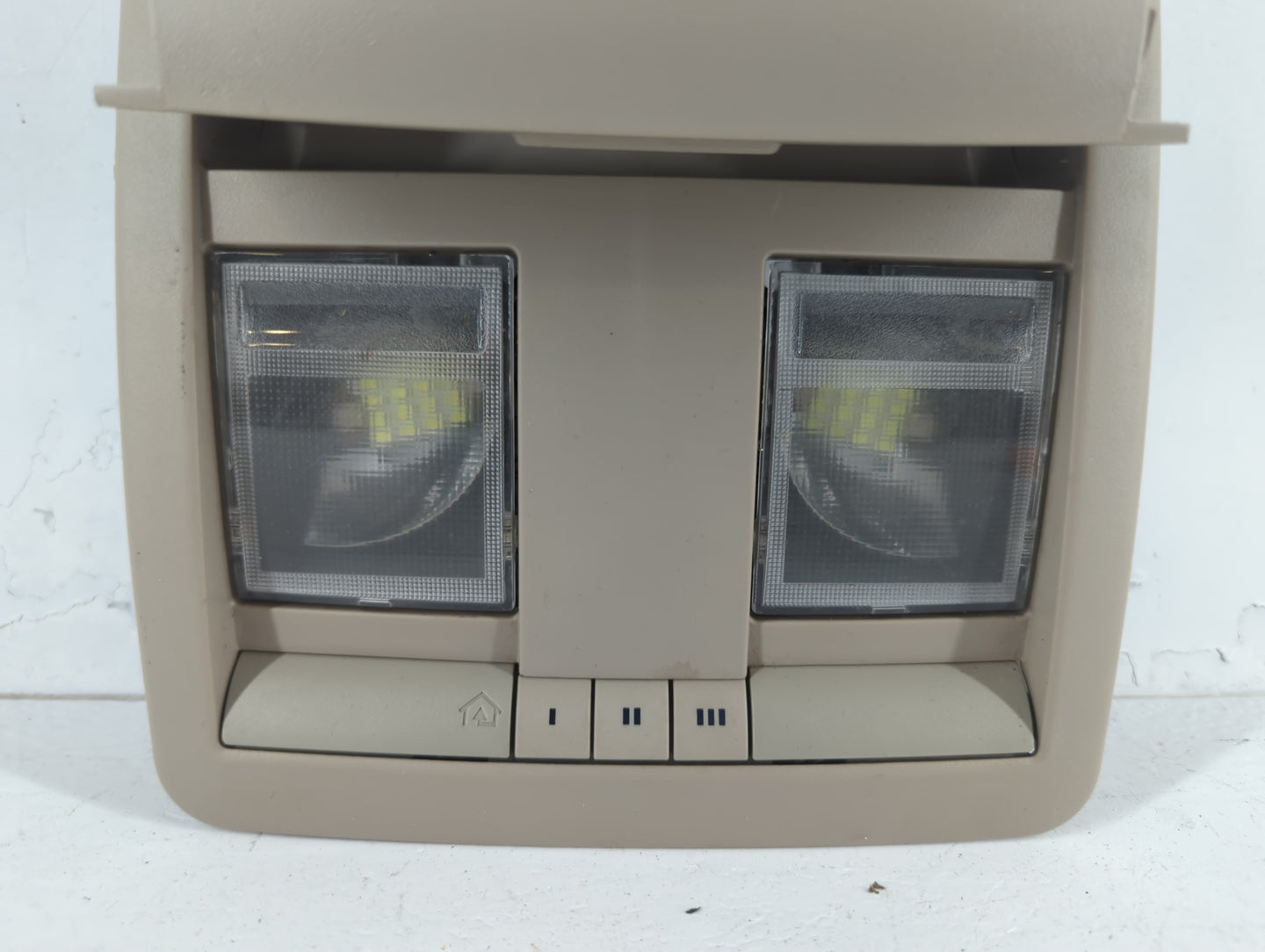2005-2007 Chrysler 300 Overhead Roof Console Interior Dome Light - Oemusedautoparts1.com