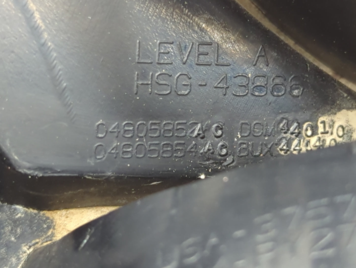 2005-2007 Chrysler 300 Tail Light Assembly Passenger Right OEM Fits Fits 2005 2006 2007 OEM Used Auto Parts - Oemusedautopar