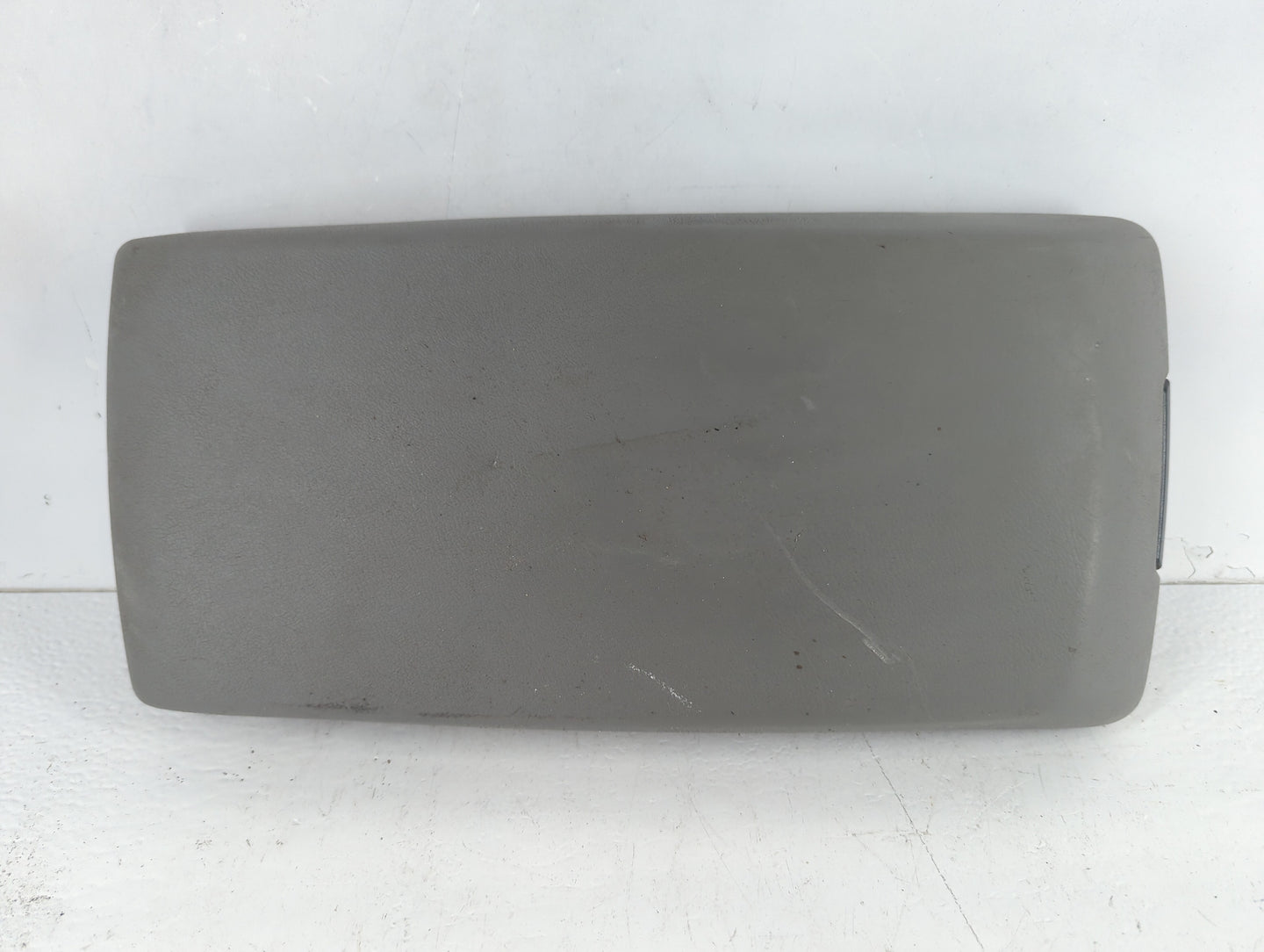 2006 Chrysler 300 Center Console Armrest Cover Lid Fits OEM Used Auto Parts - Oemusedautoparts1.com