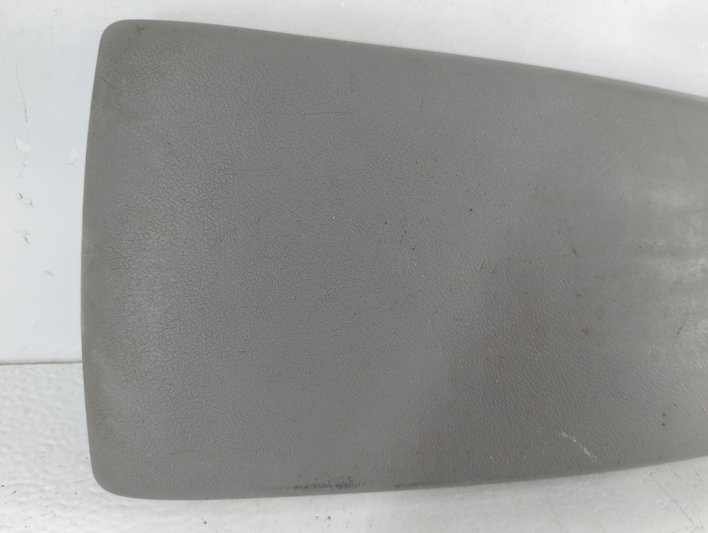 2006 Chrysler 300 Center Console Armrest Cover Lid Fits OEM Used Auto Parts - Oemusedautoparts1.com